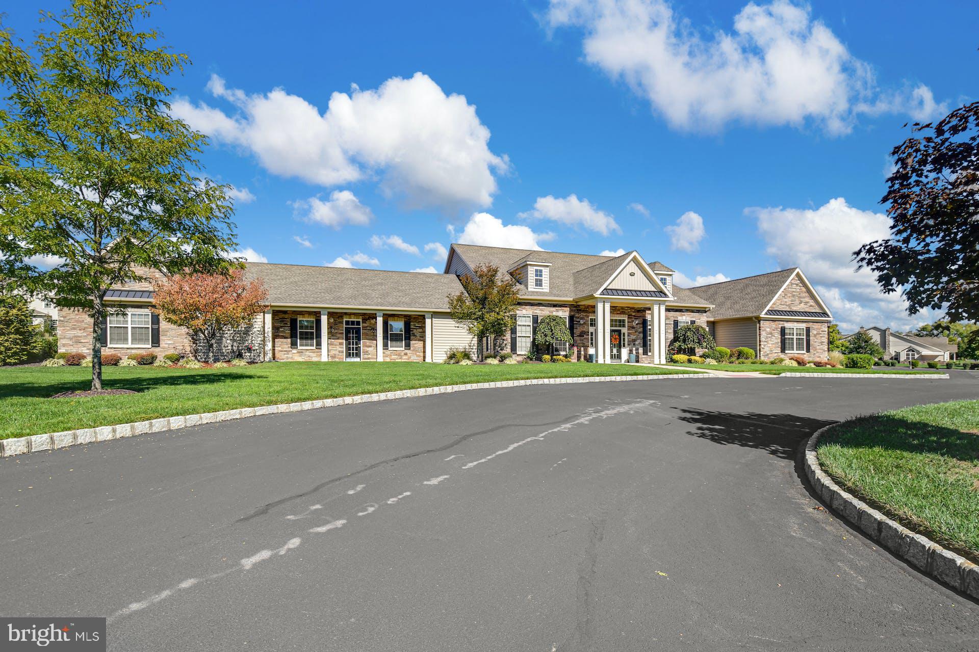 VILLAS OF NEWTOWN - Residential