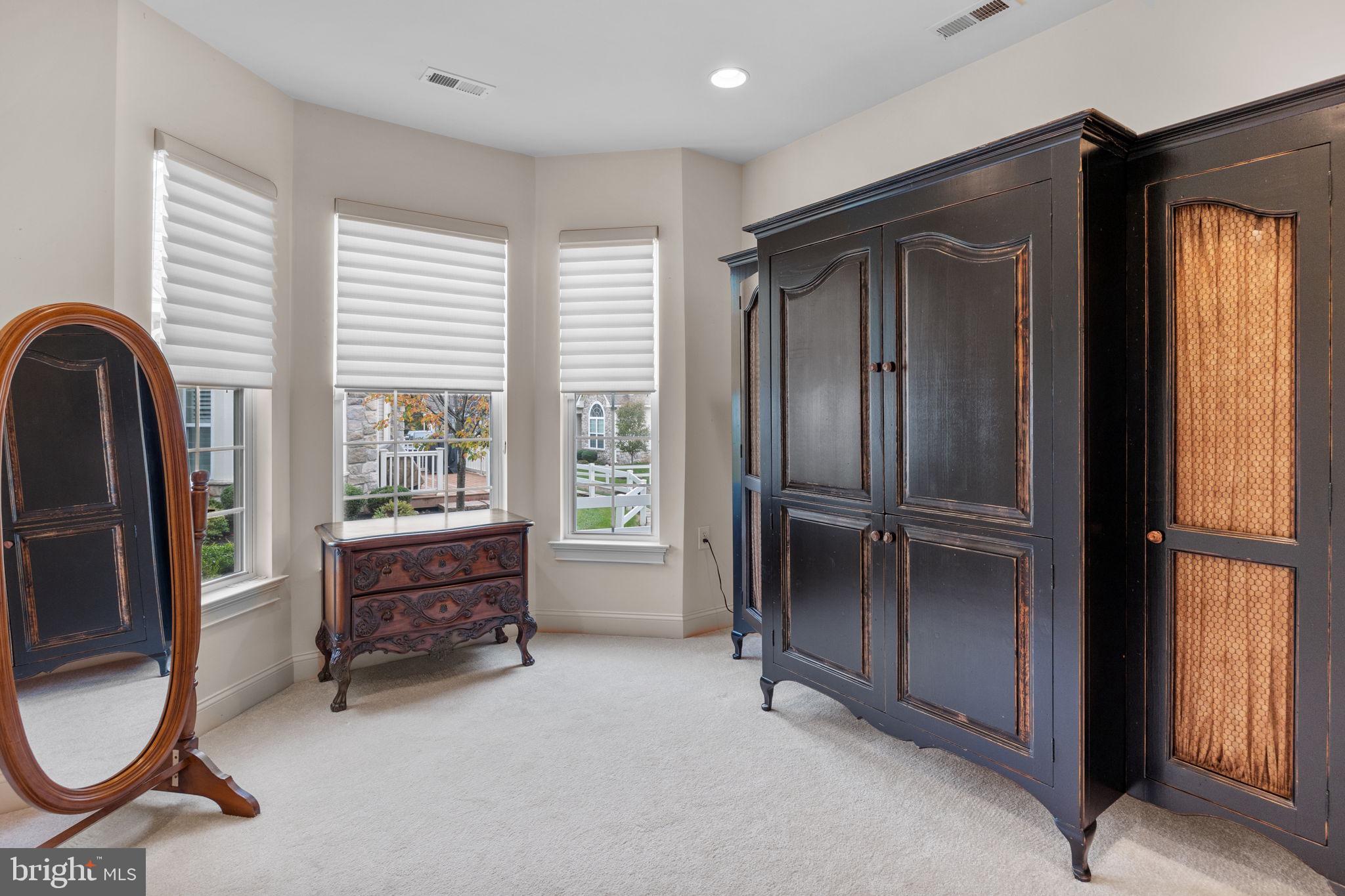 VILLAS OF NEWTOWN - Residential