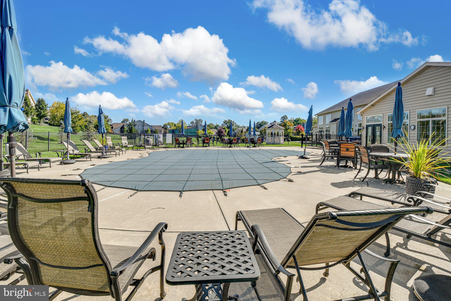 VILLAS OF NEWTOWN - Residential