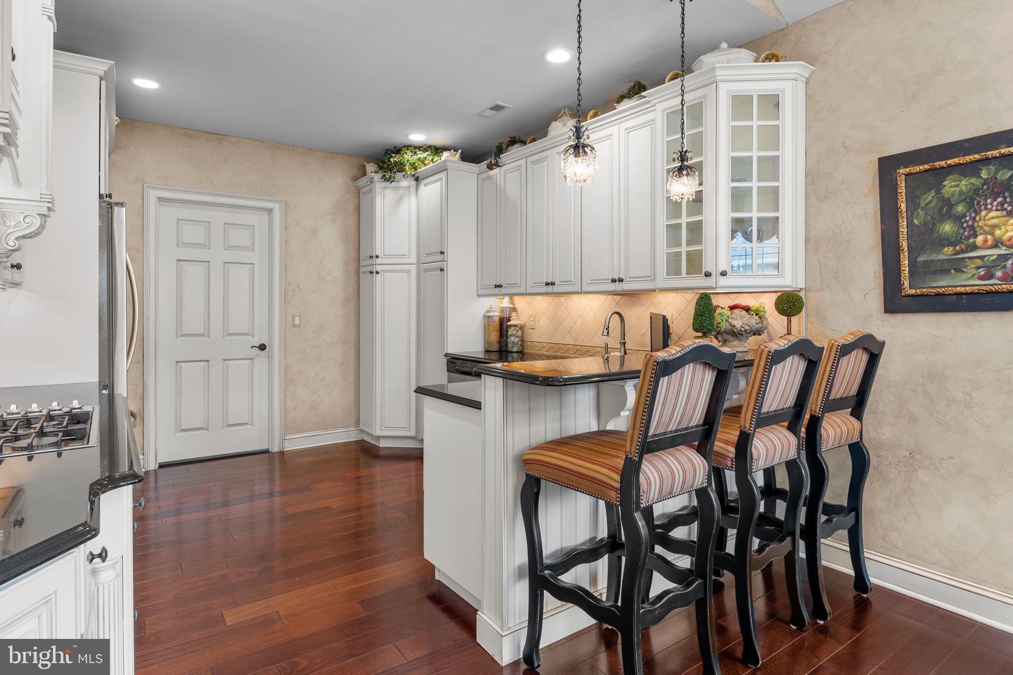 VILLAS OF NEWTOWN - Residential