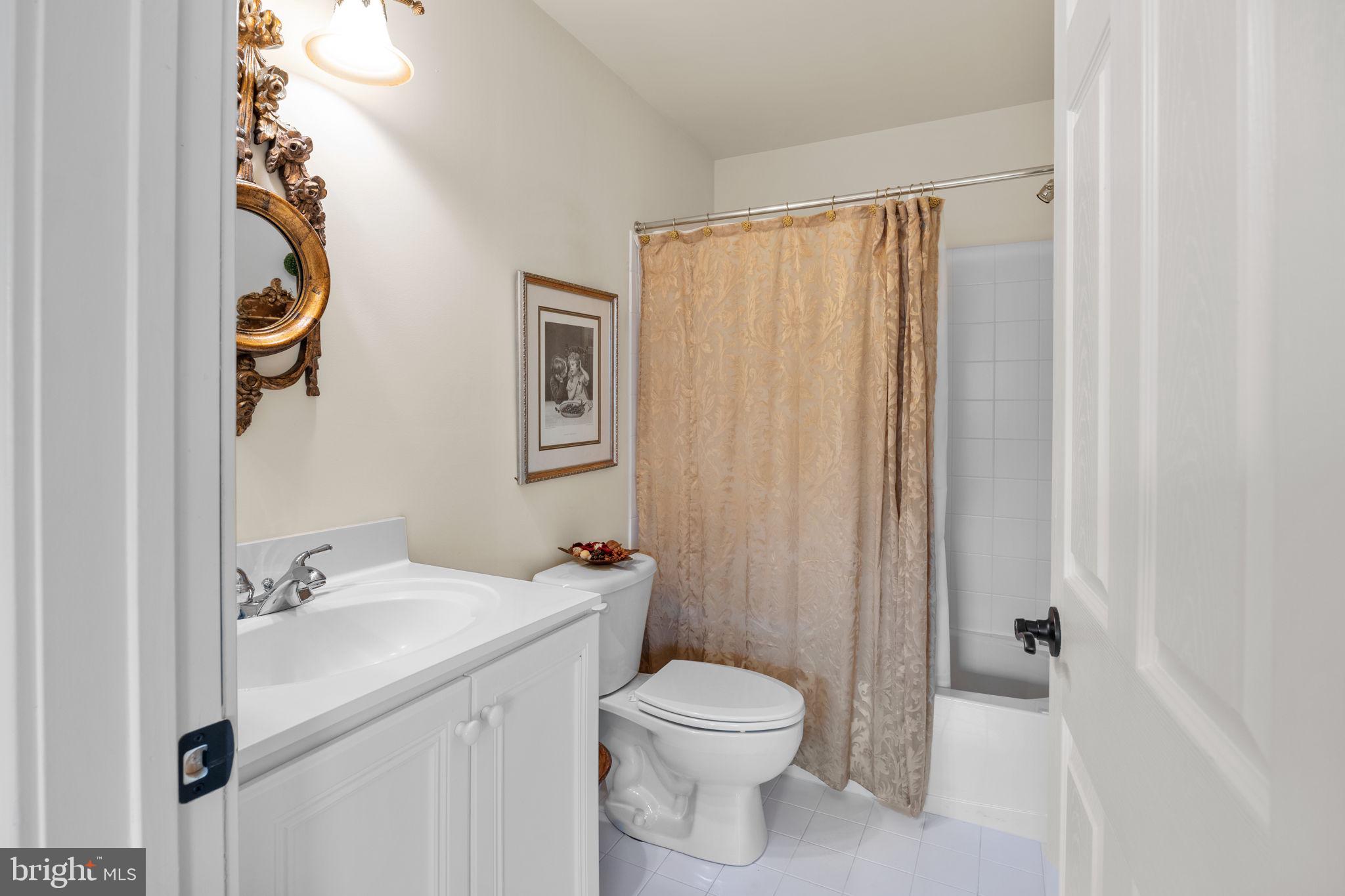 VILLAS OF NEWTOWN - Residential