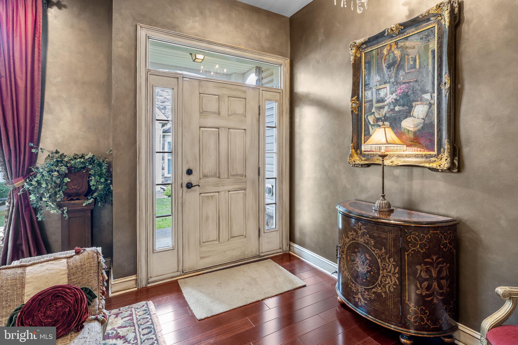 VILLAS OF NEWTOWN - Residential