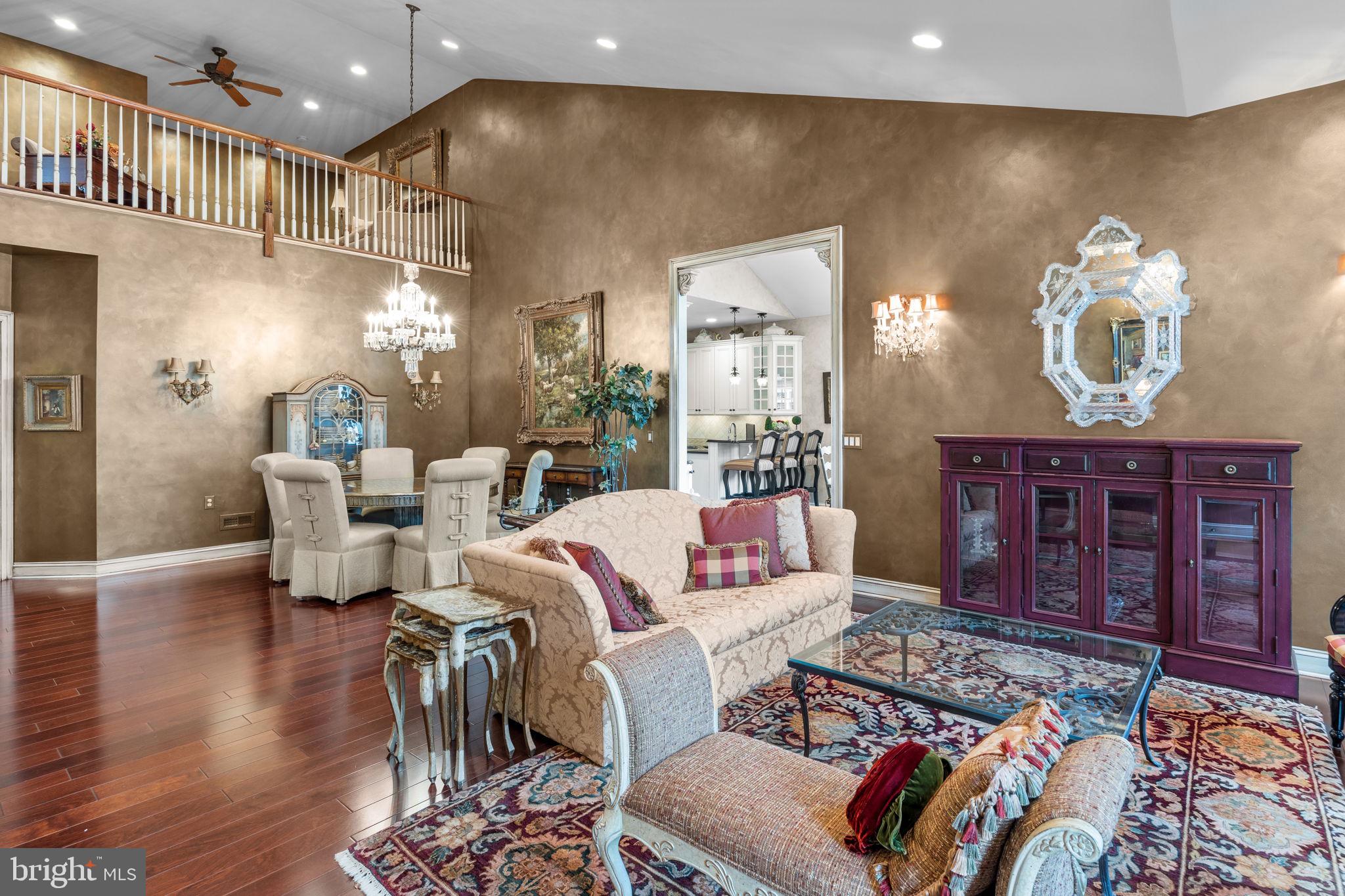 VILLAS OF NEWTOWN - Residential