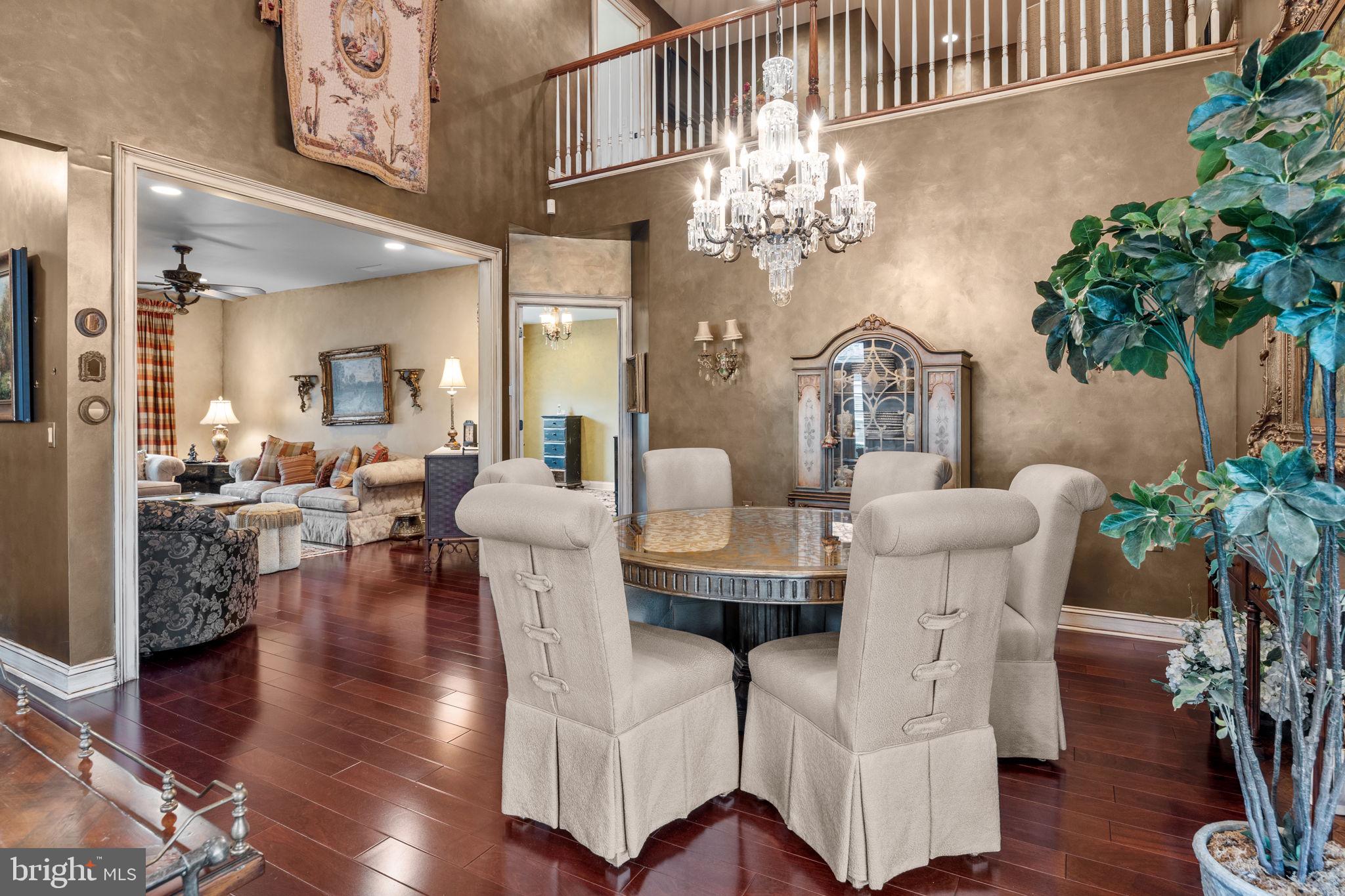 VILLAS OF NEWTOWN - Residential