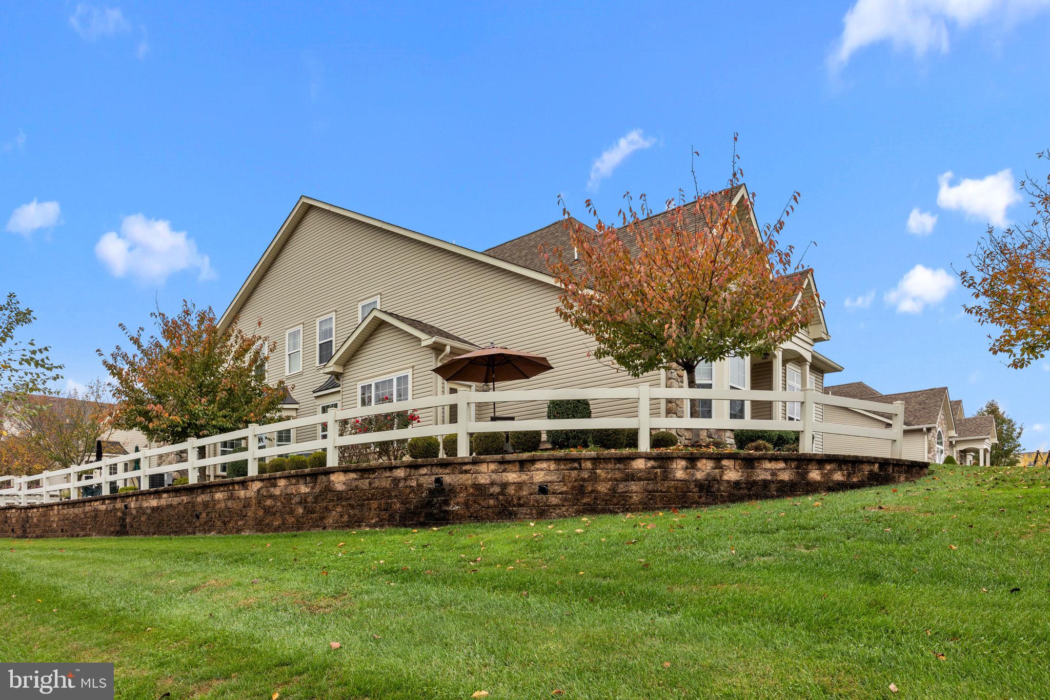 VILLAS OF NEWTOWN - Residential