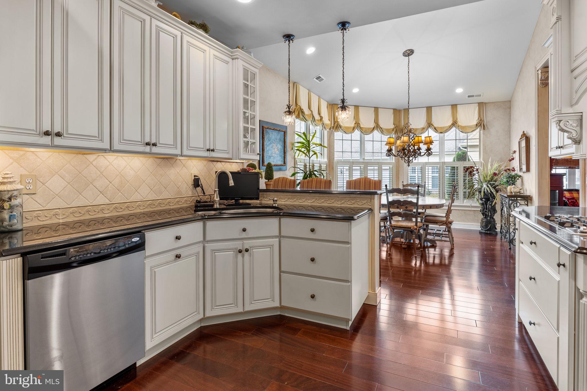 VILLAS OF NEWTOWN - Residential