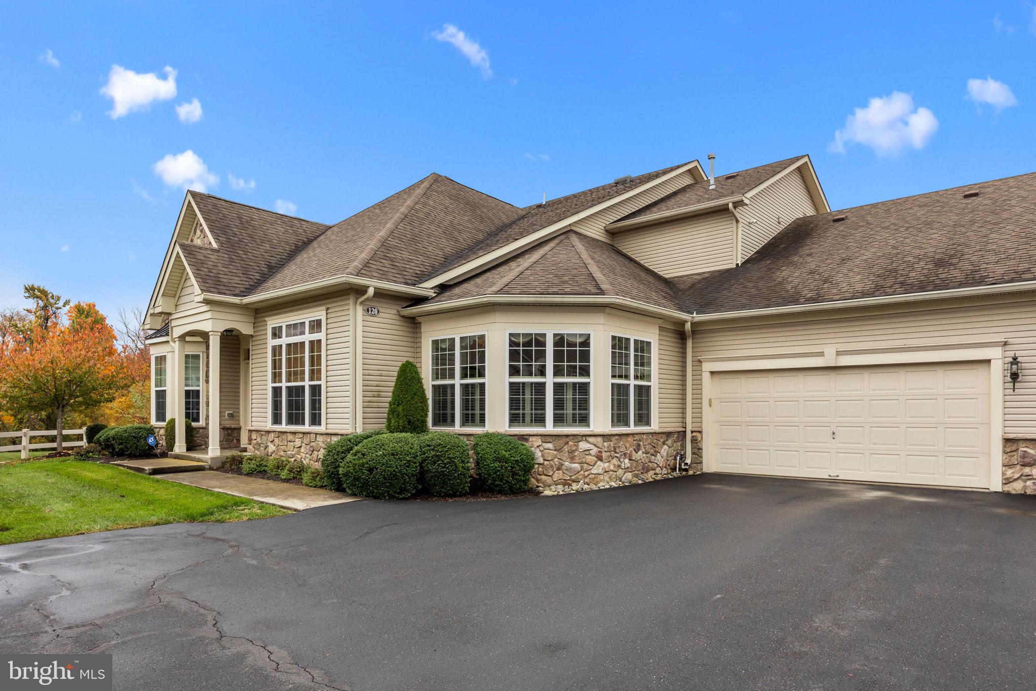 VILLAS OF NEWTOWN - Residential