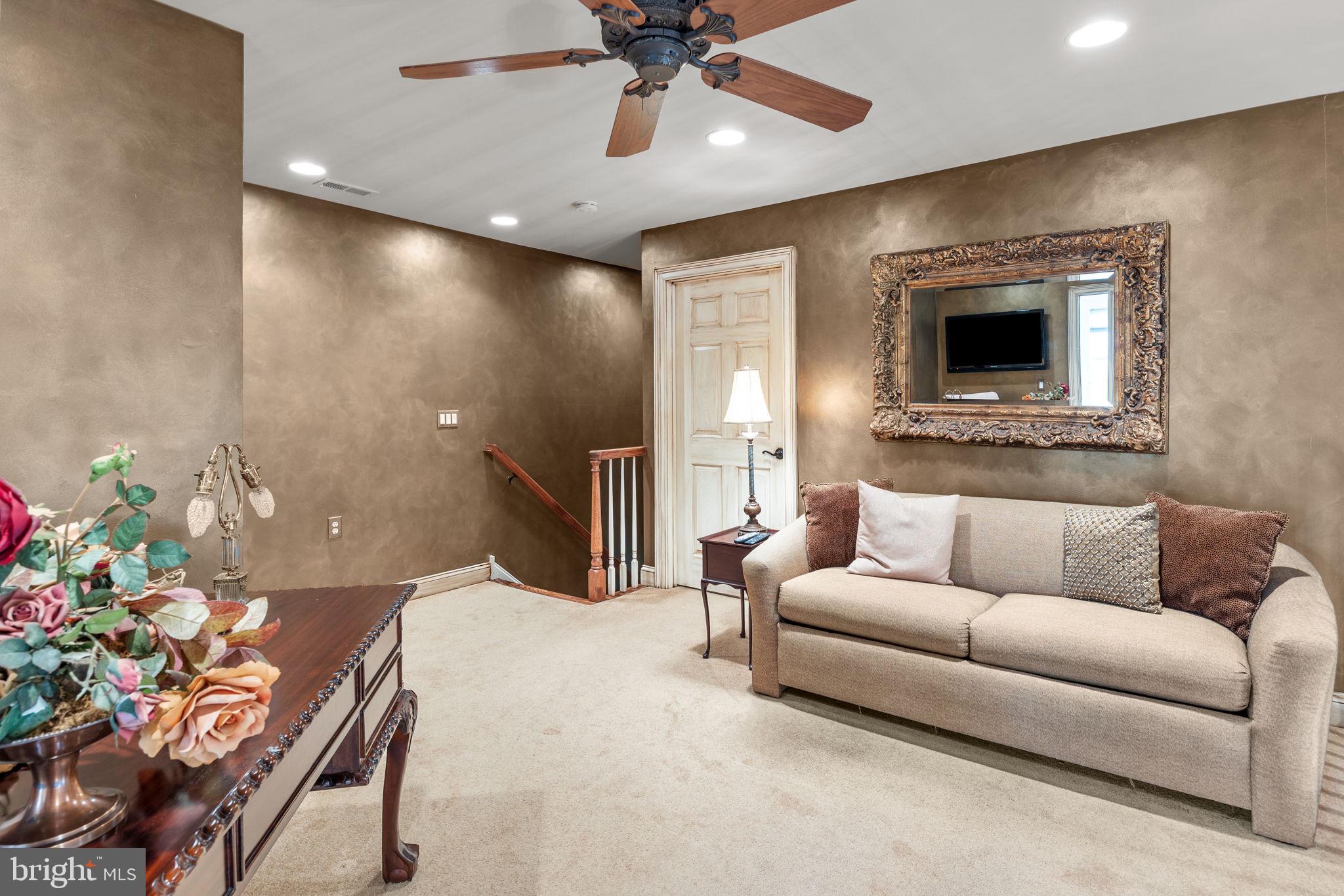 VILLAS OF NEWTOWN - Residential