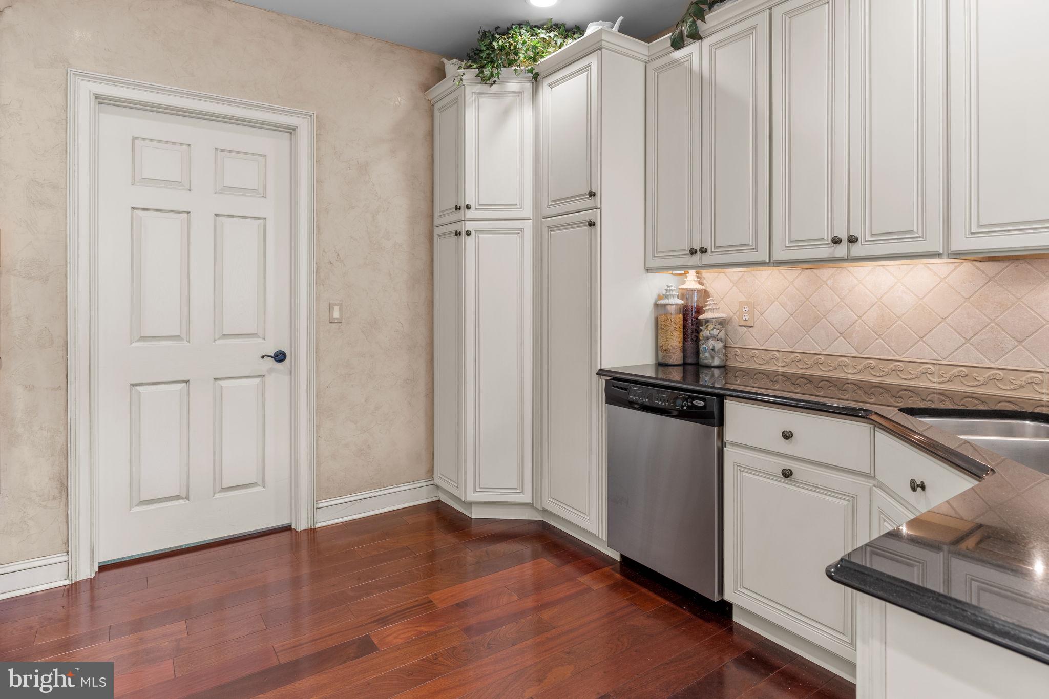 VILLAS OF NEWTOWN - Residential