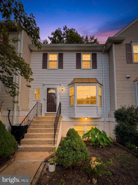 Photo of 13743 Flowing Brook Court #51B, CHANTILLY, VA 20151 (MLS # VAFX2340484)