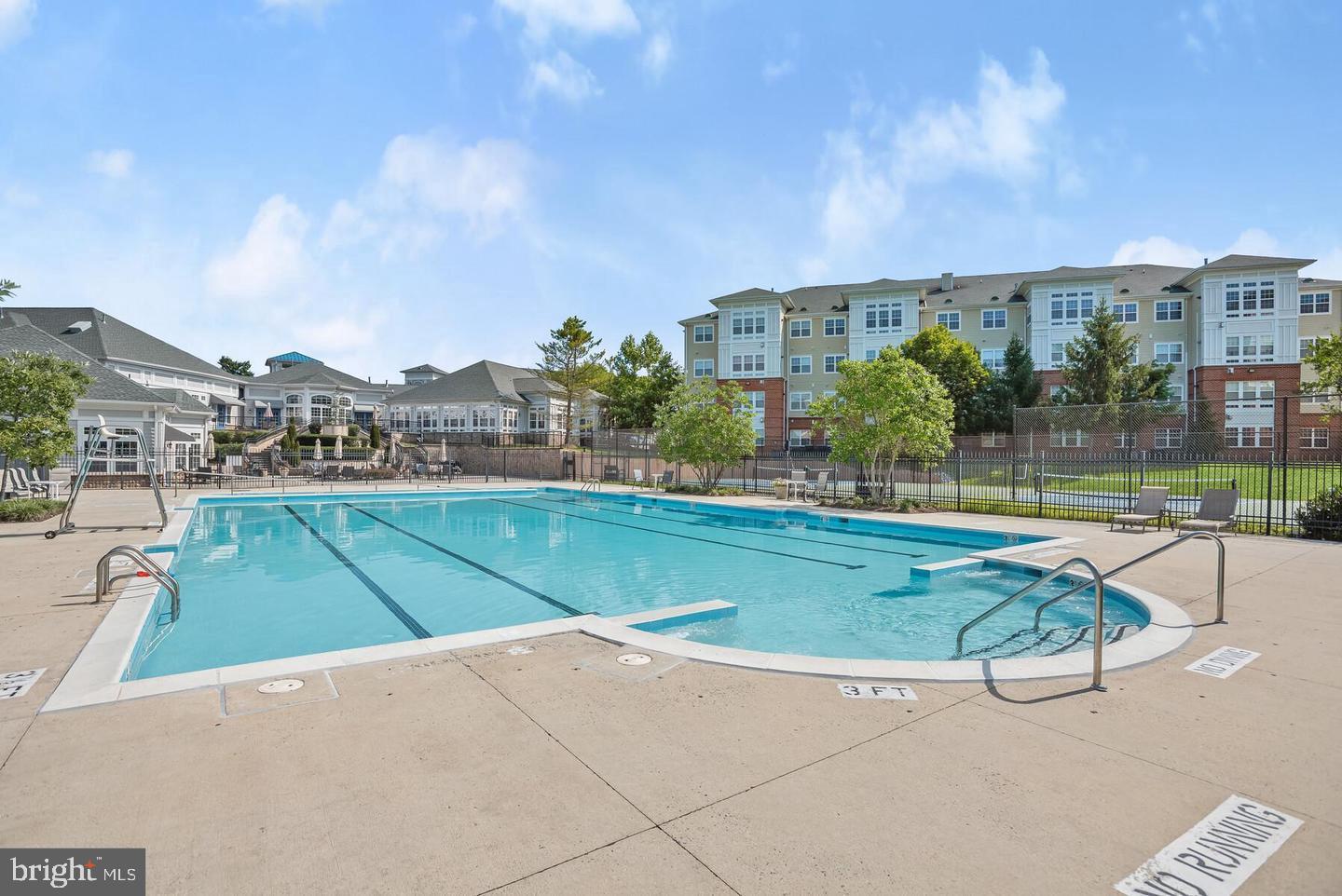 CAMERON GROVE - Residential