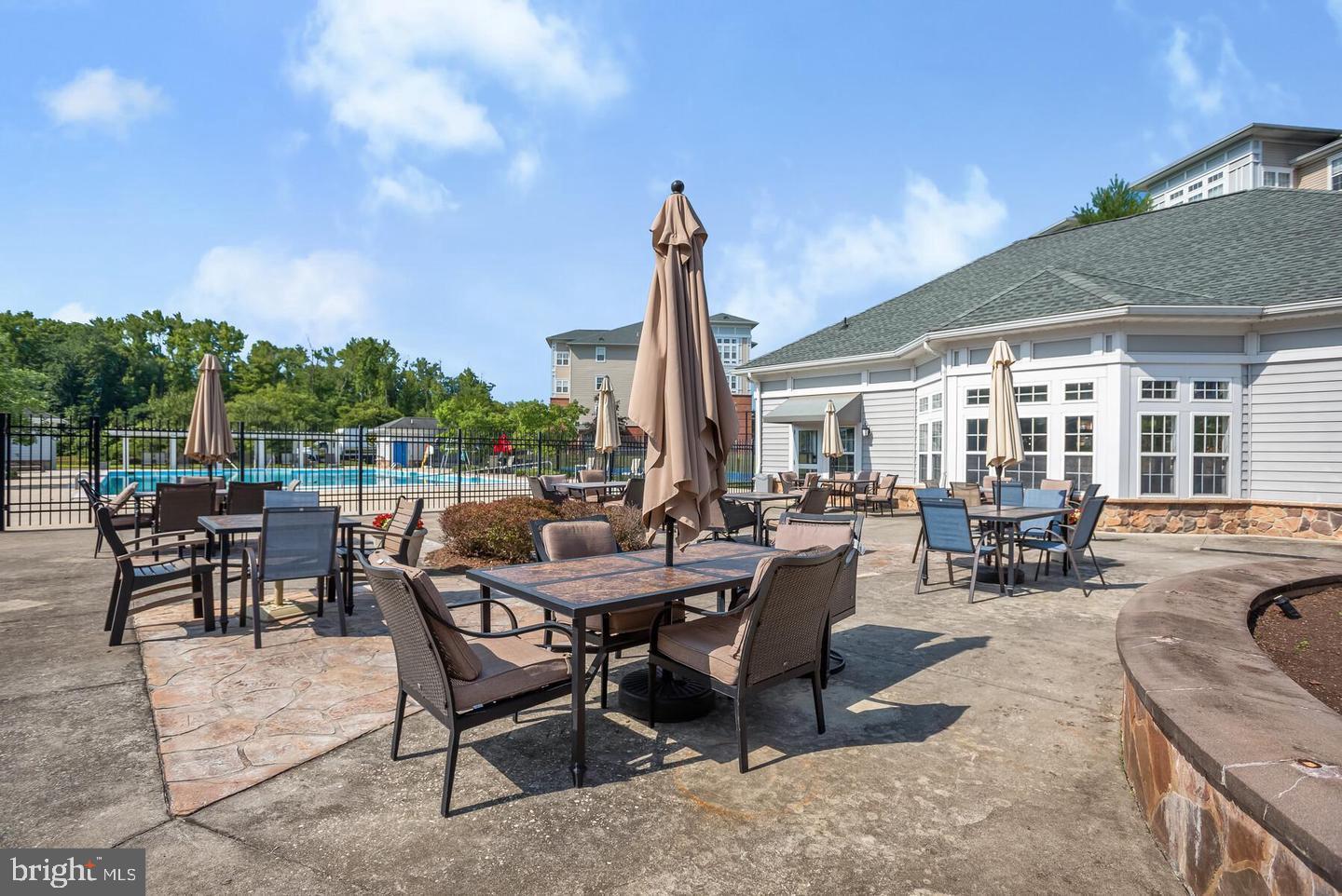 CAMERON GROVE - Residential