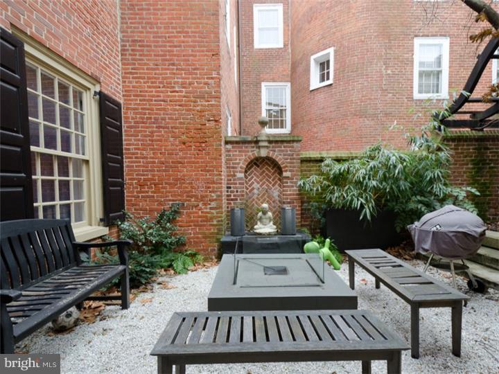 SOCIETY HILL - Residential