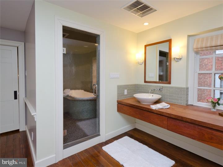 SOCIETY HILL - Residential