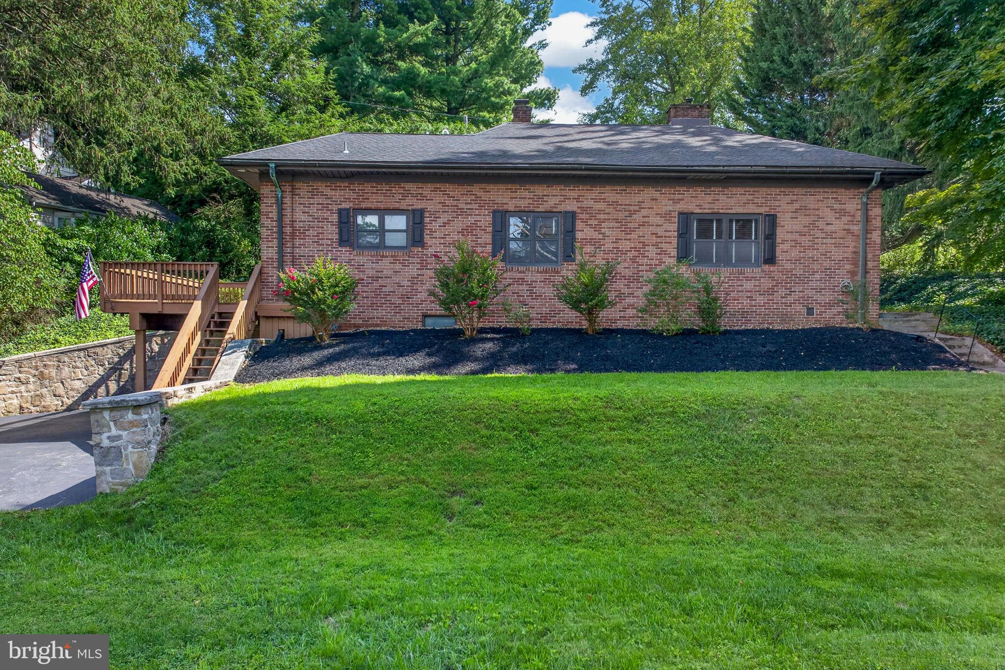 914 SOMERSET LANE