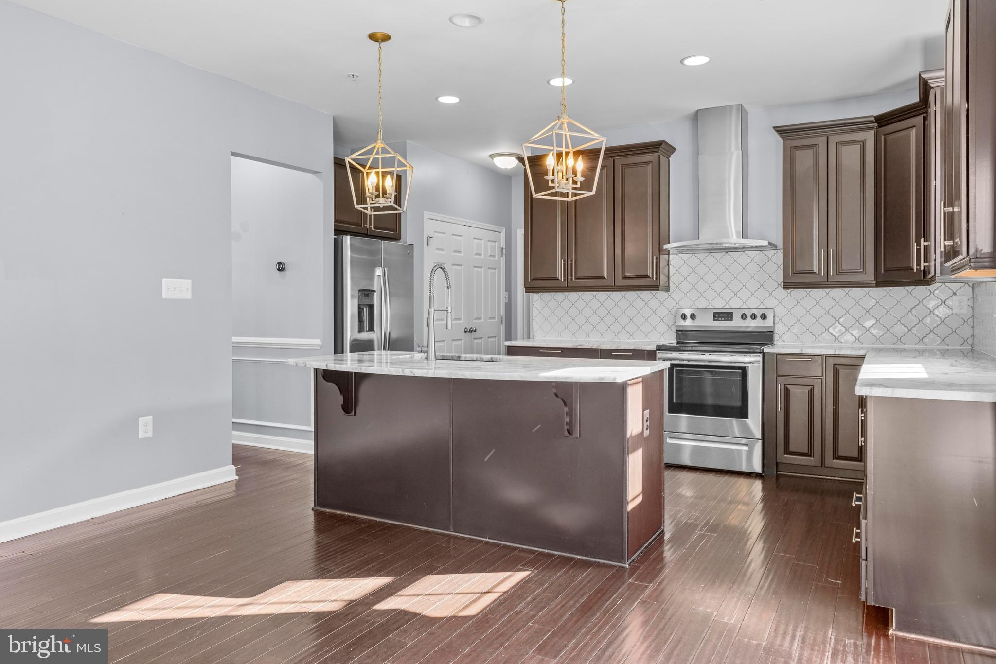 ELIZABETH HILLS PHASE 4 - Residential Lease