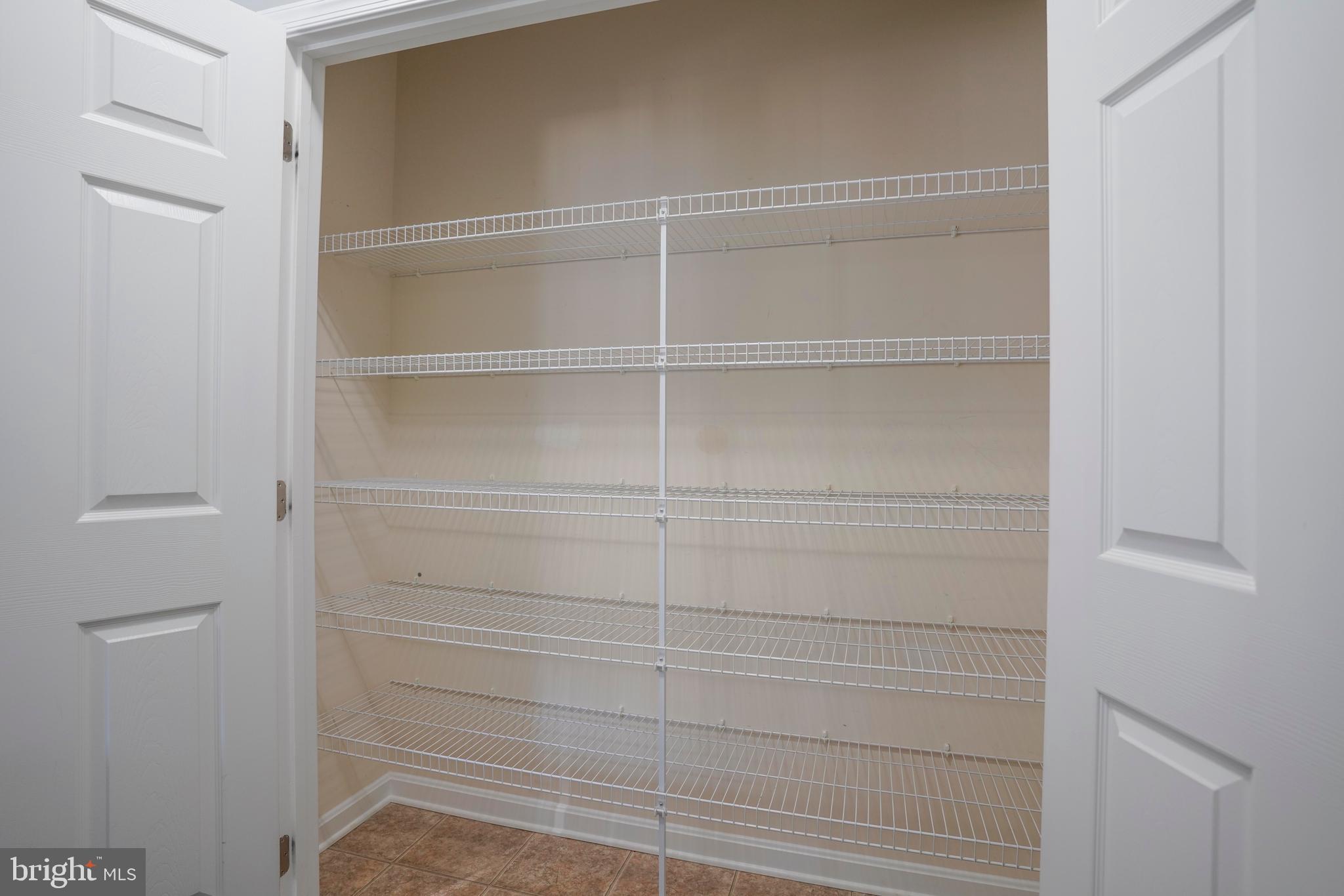 ELIZABETH HILLS PHASE 4 - Residential Lease