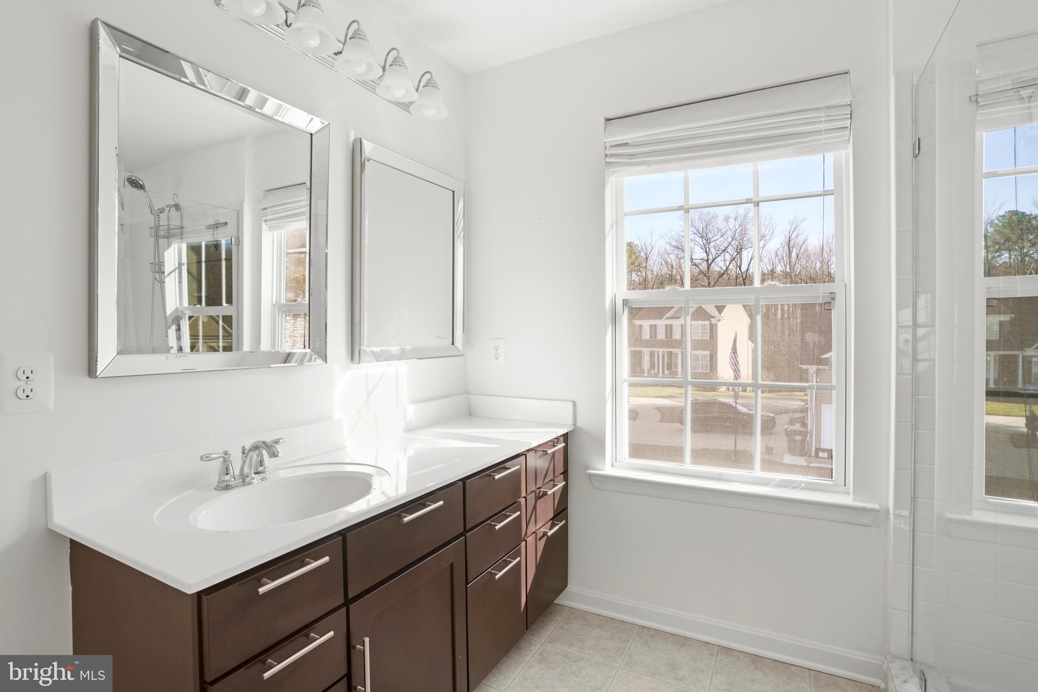 ELIZABETH HILLS PHASE 4 - Residential Lease