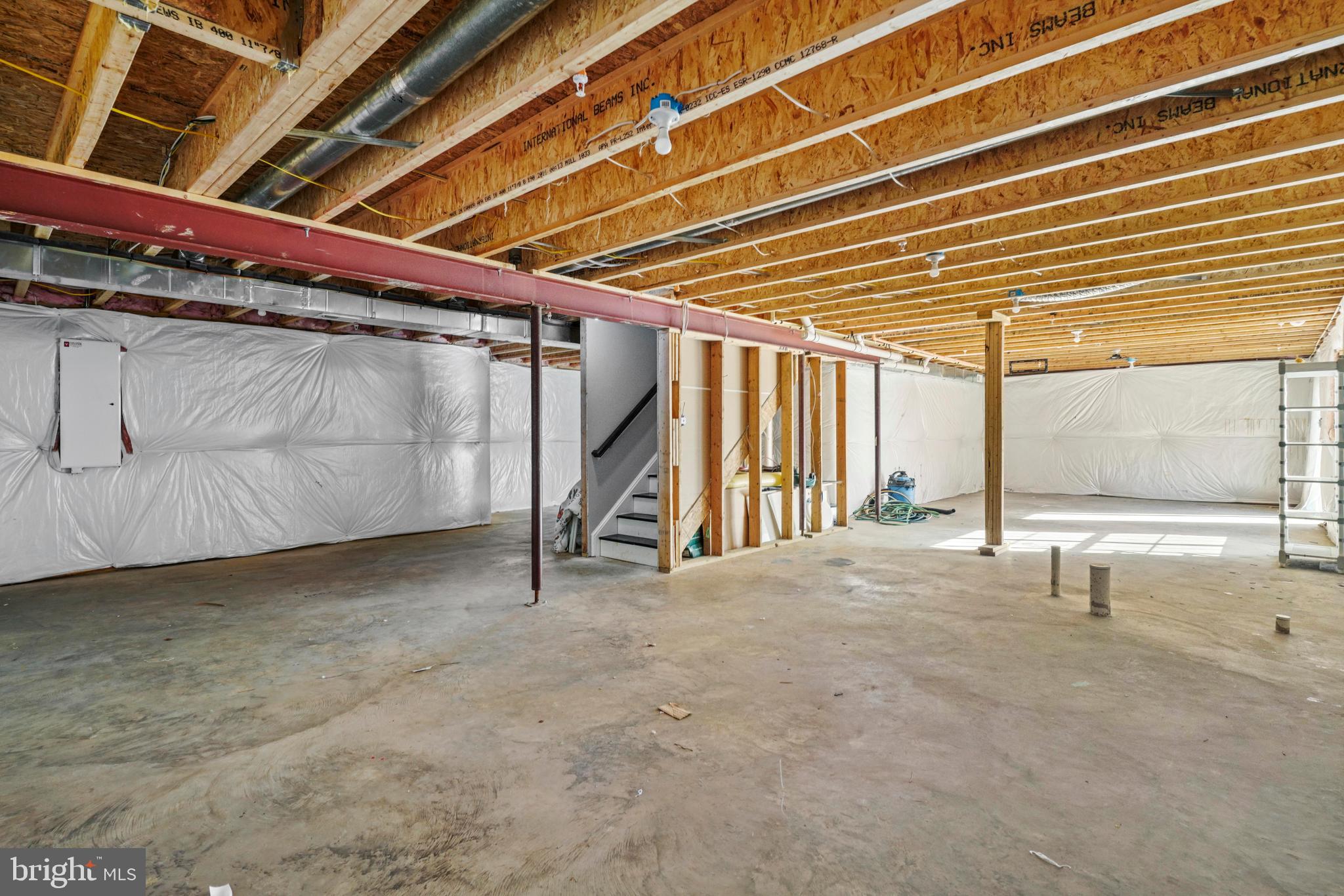 ELIZABETH HILLS PHASE 4 - Residential Lease