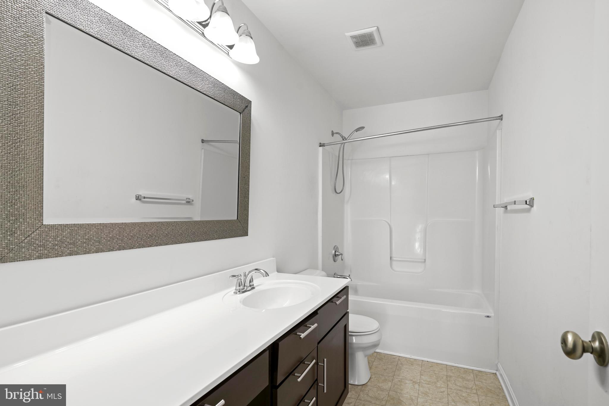 ELIZABETH HILLS PHASE 4 - Residential Lease