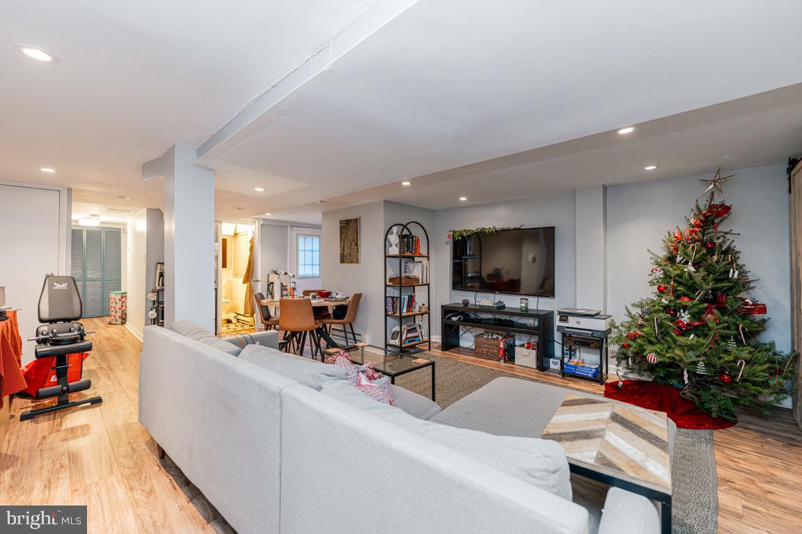 4509 15TH STREET NW B