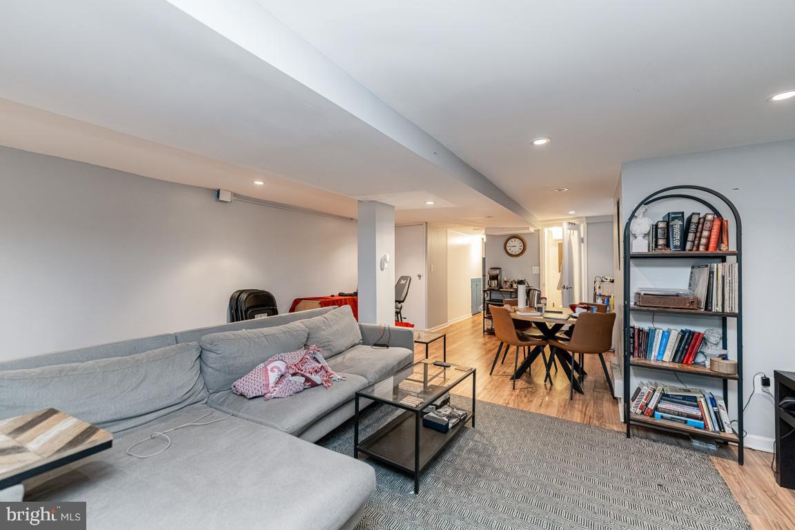 4509 15TH STREET NW B