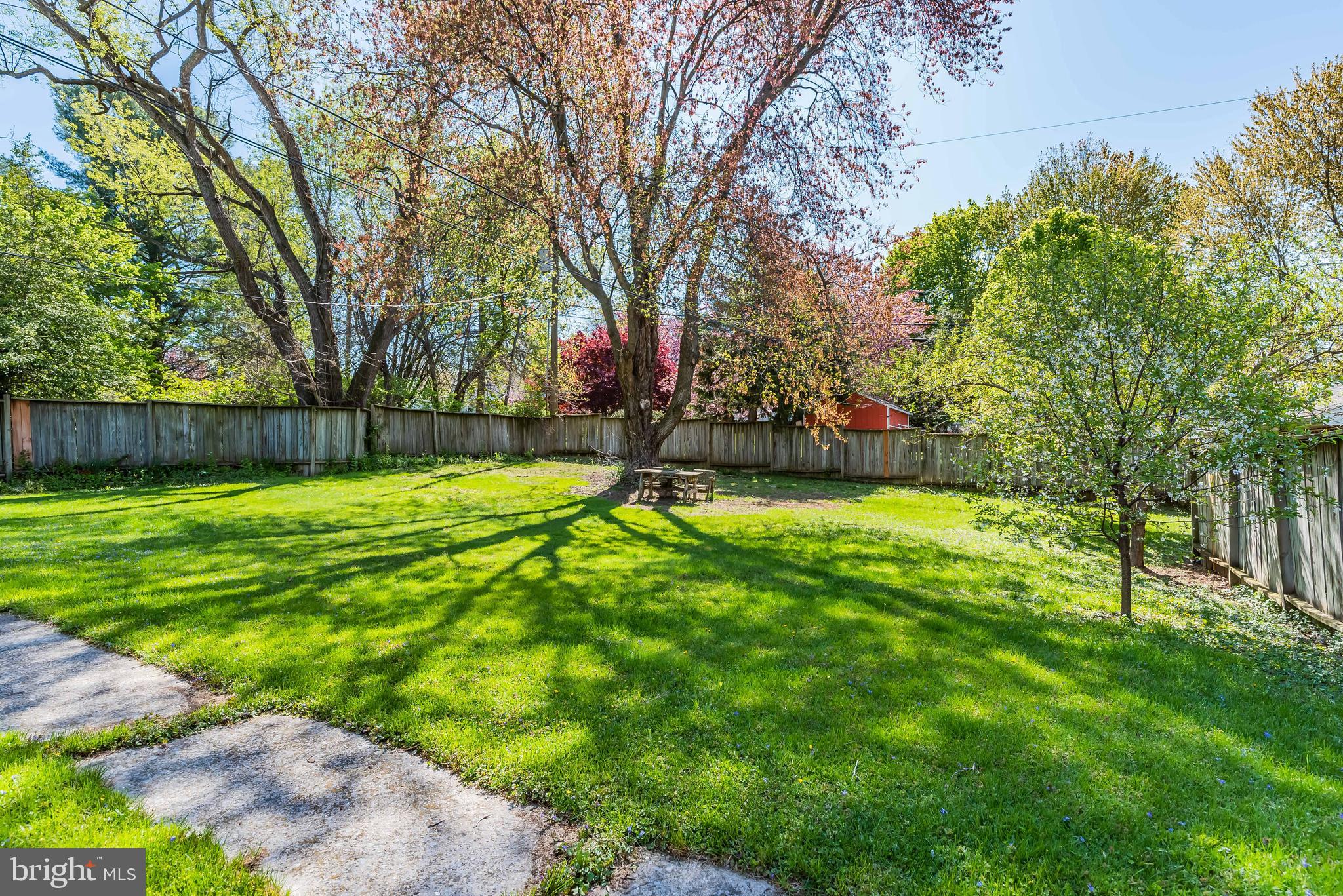 HALLWOOD HEIGHTS - Residential