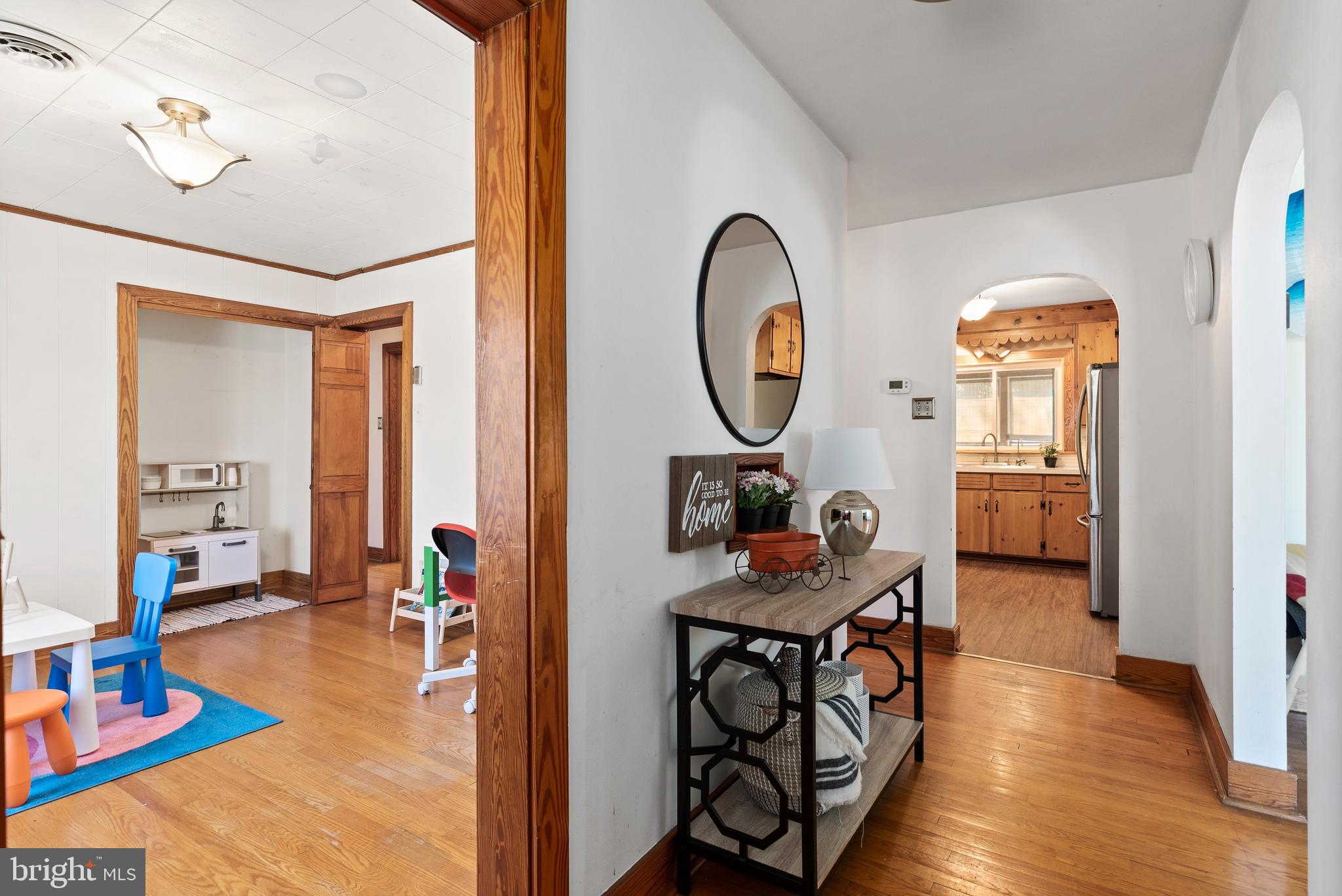 HALLWOOD HEIGHTS - Residential