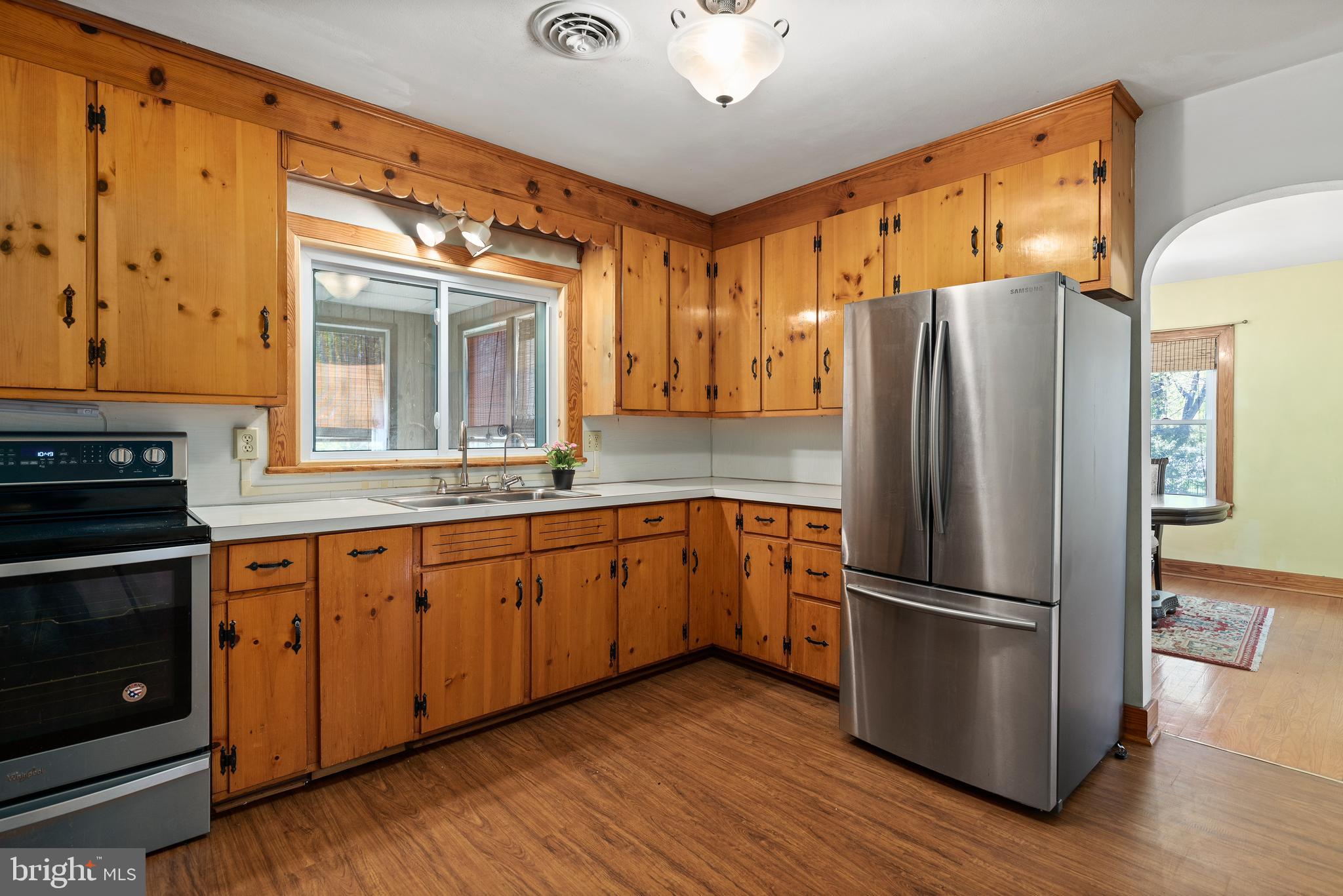 HALLWOOD HEIGHTS - Residential