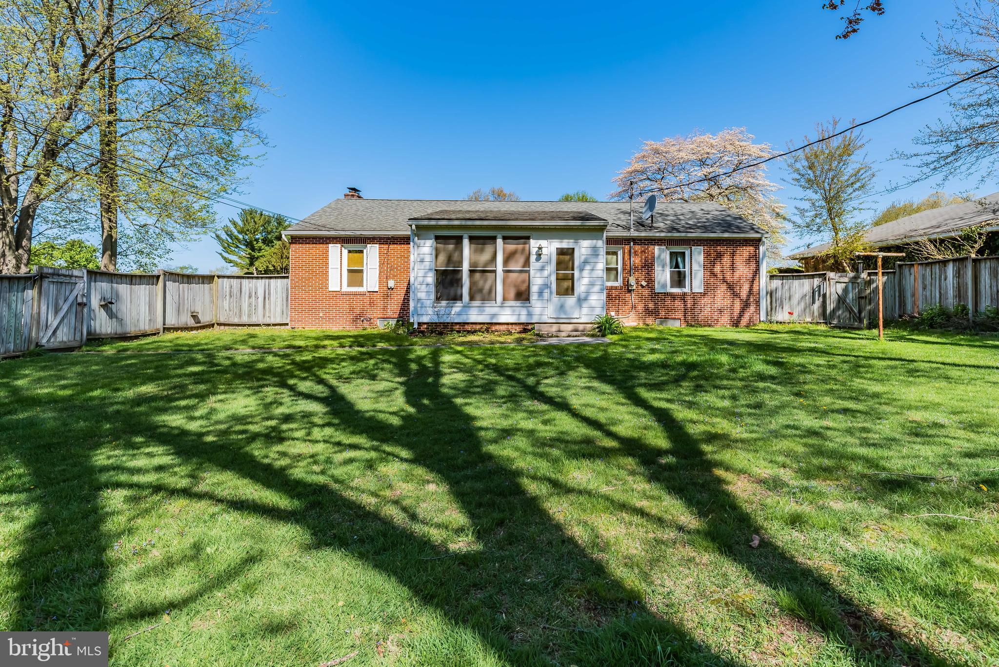 HALLWOOD HEIGHTS - Residential