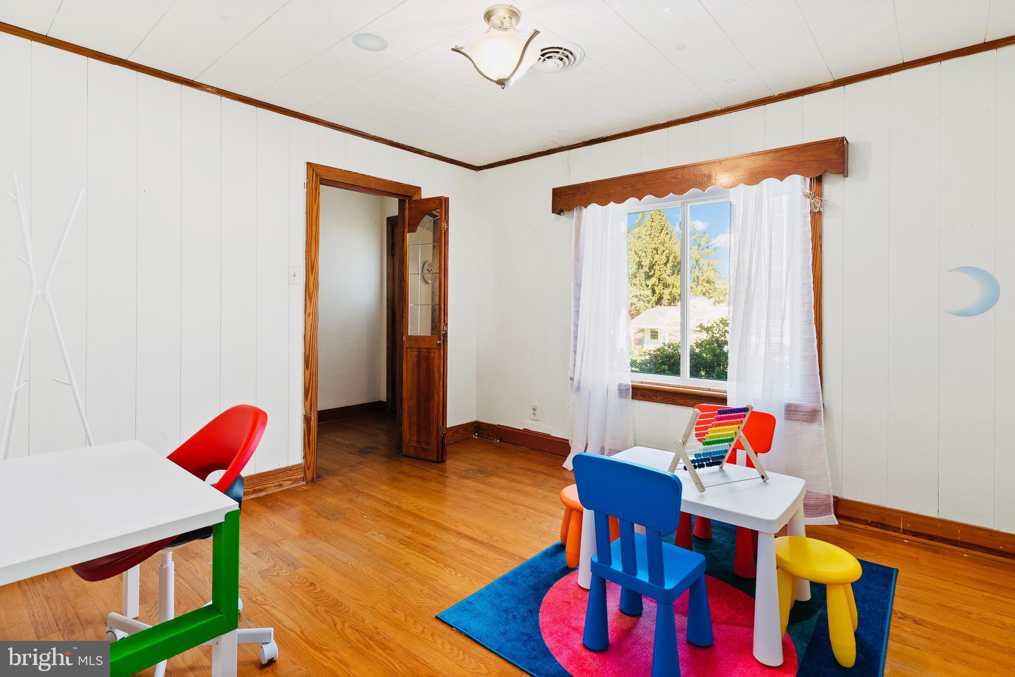 HALLWOOD HEIGHTS - Residential