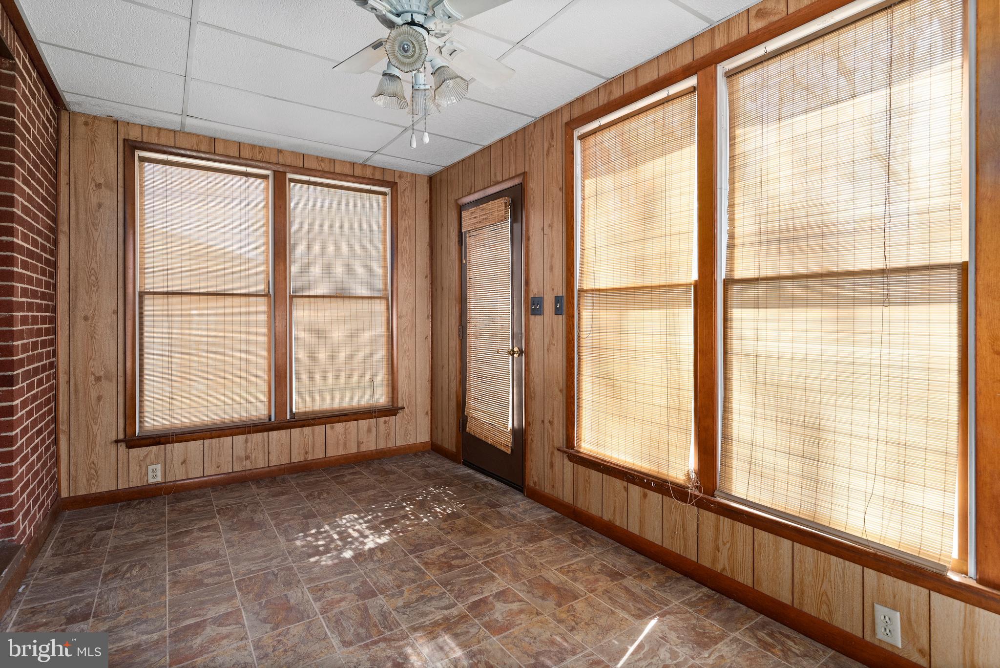 HALLWOOD HEIGHTS - Residential