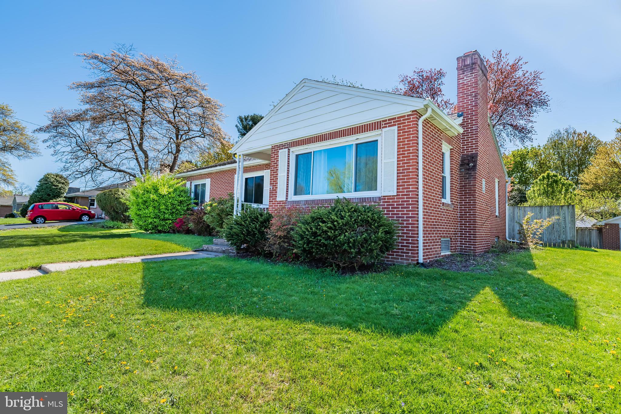 HALLWOOD HEIGHTS - Residential