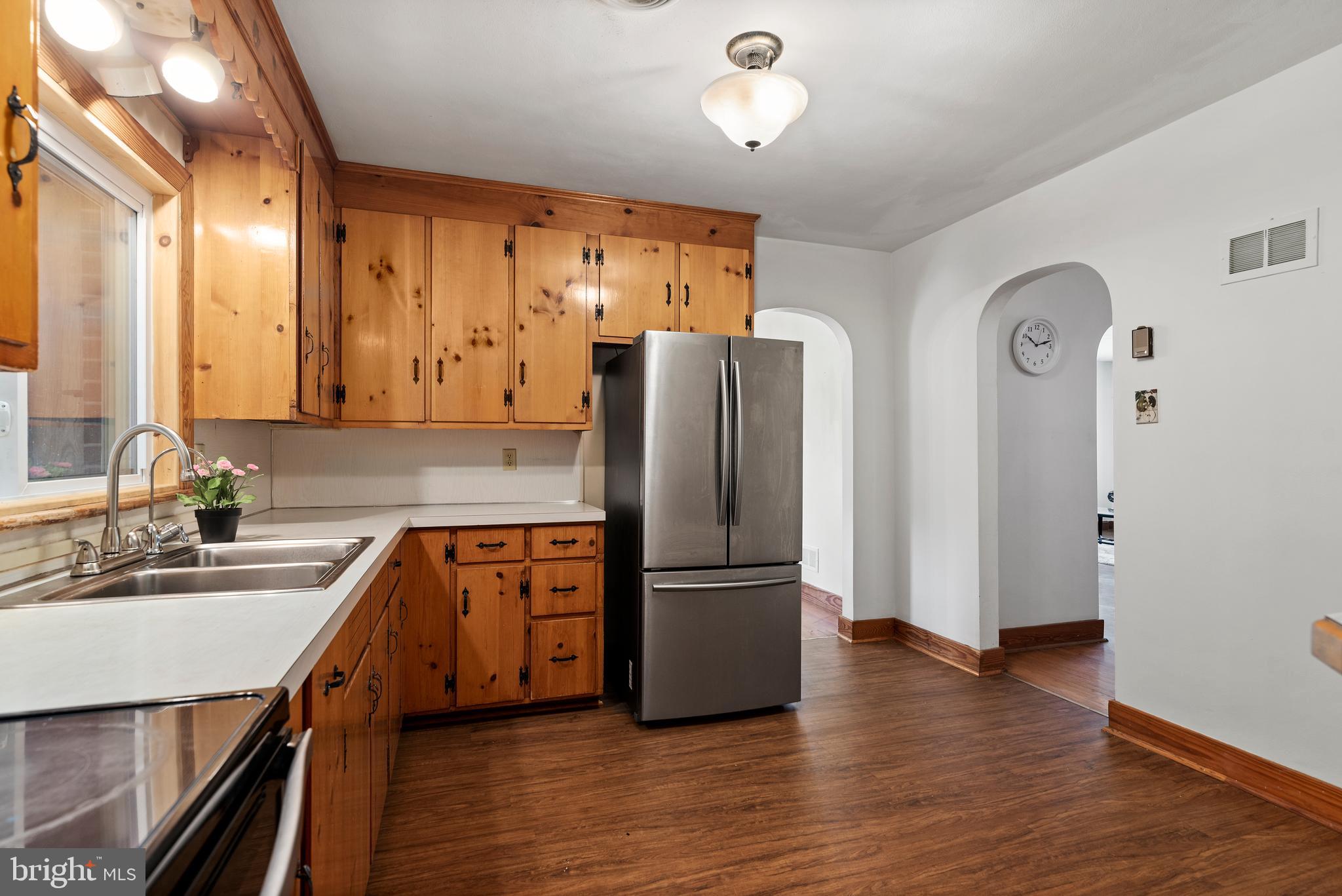 HALLWOOD HEIGHTS - Residential