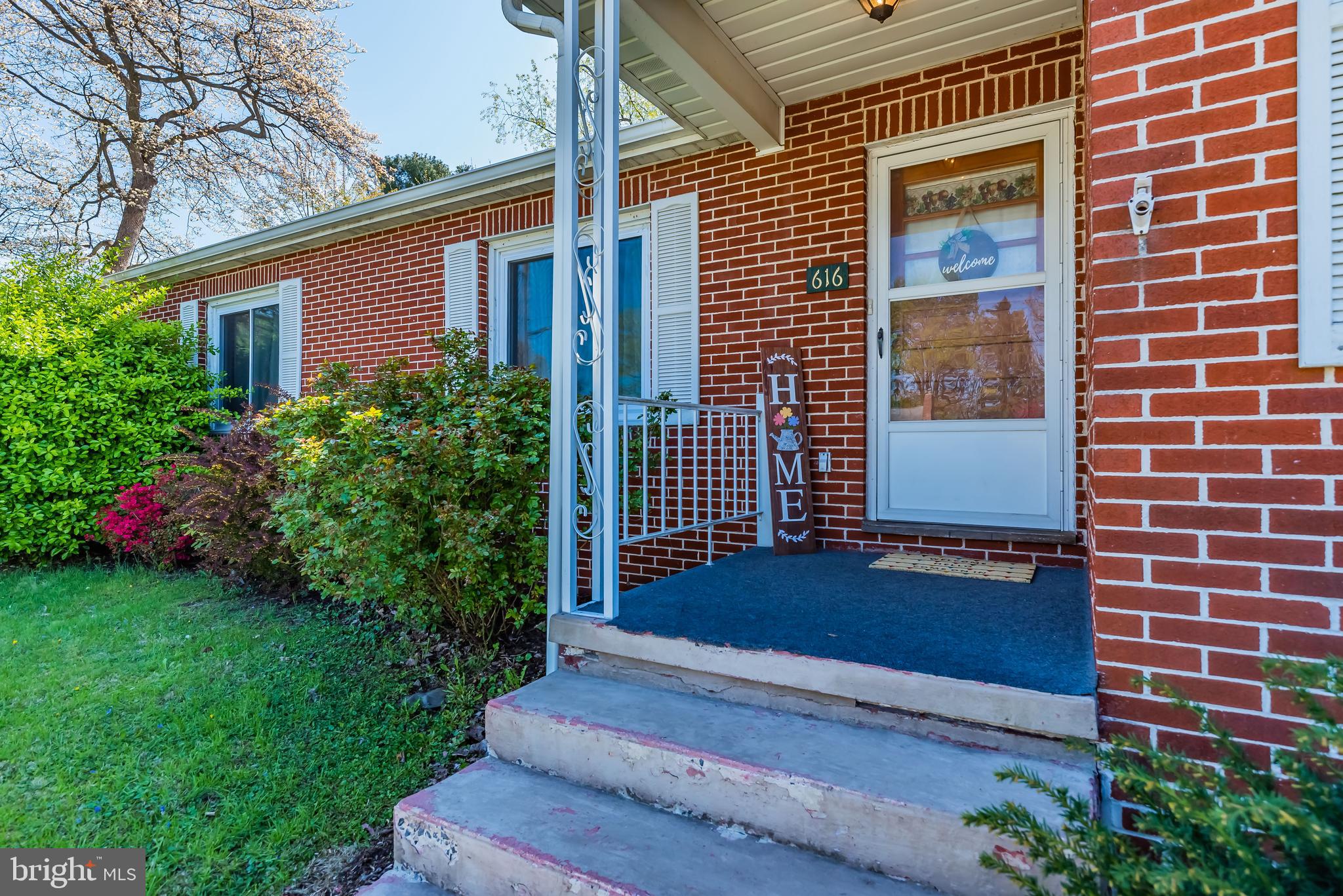 HALLWOOD HEIGHTS - Residential