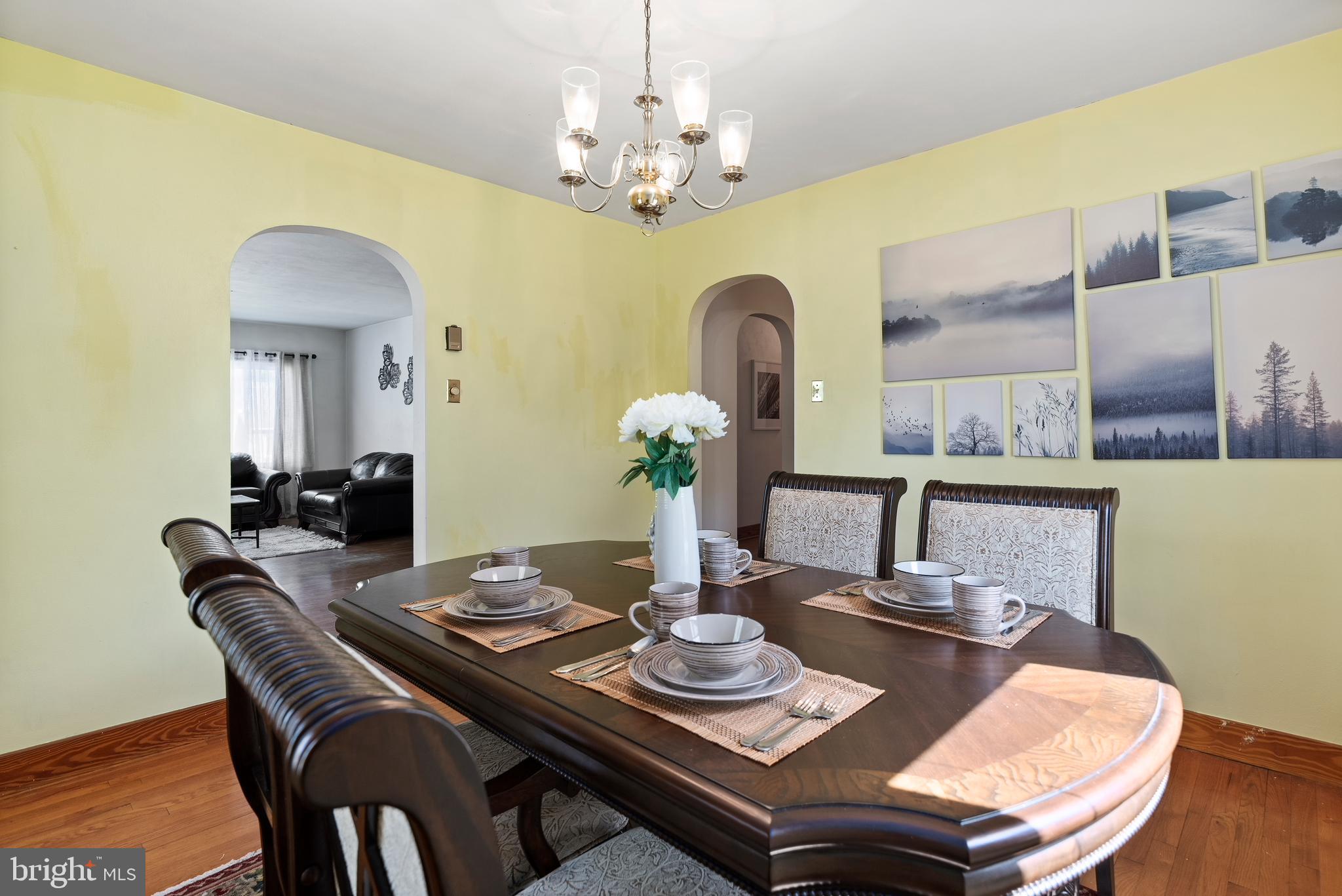 HALLWOOD HEIGHTS - Residential