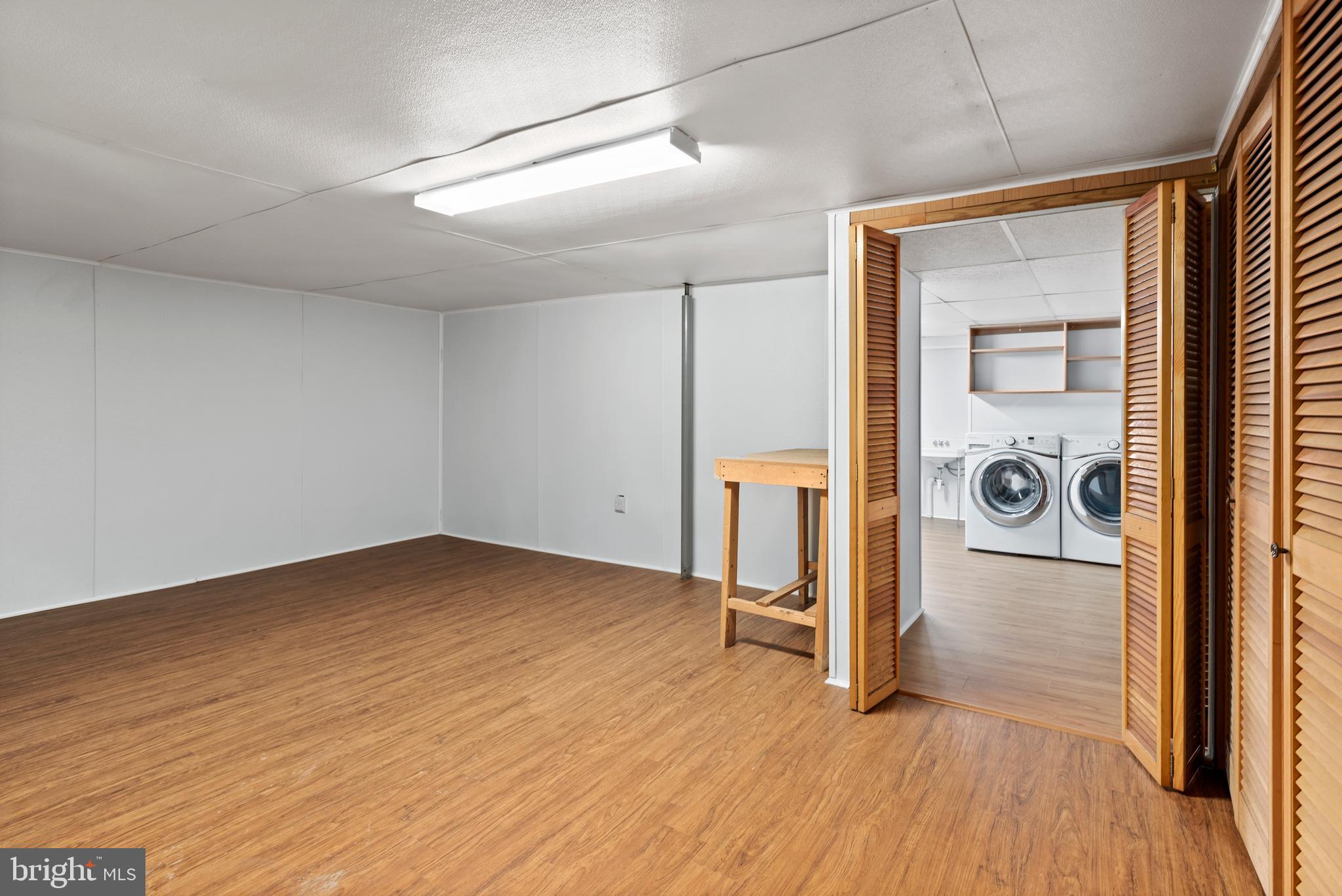 HALLWOOD HEIGHTS - Residential