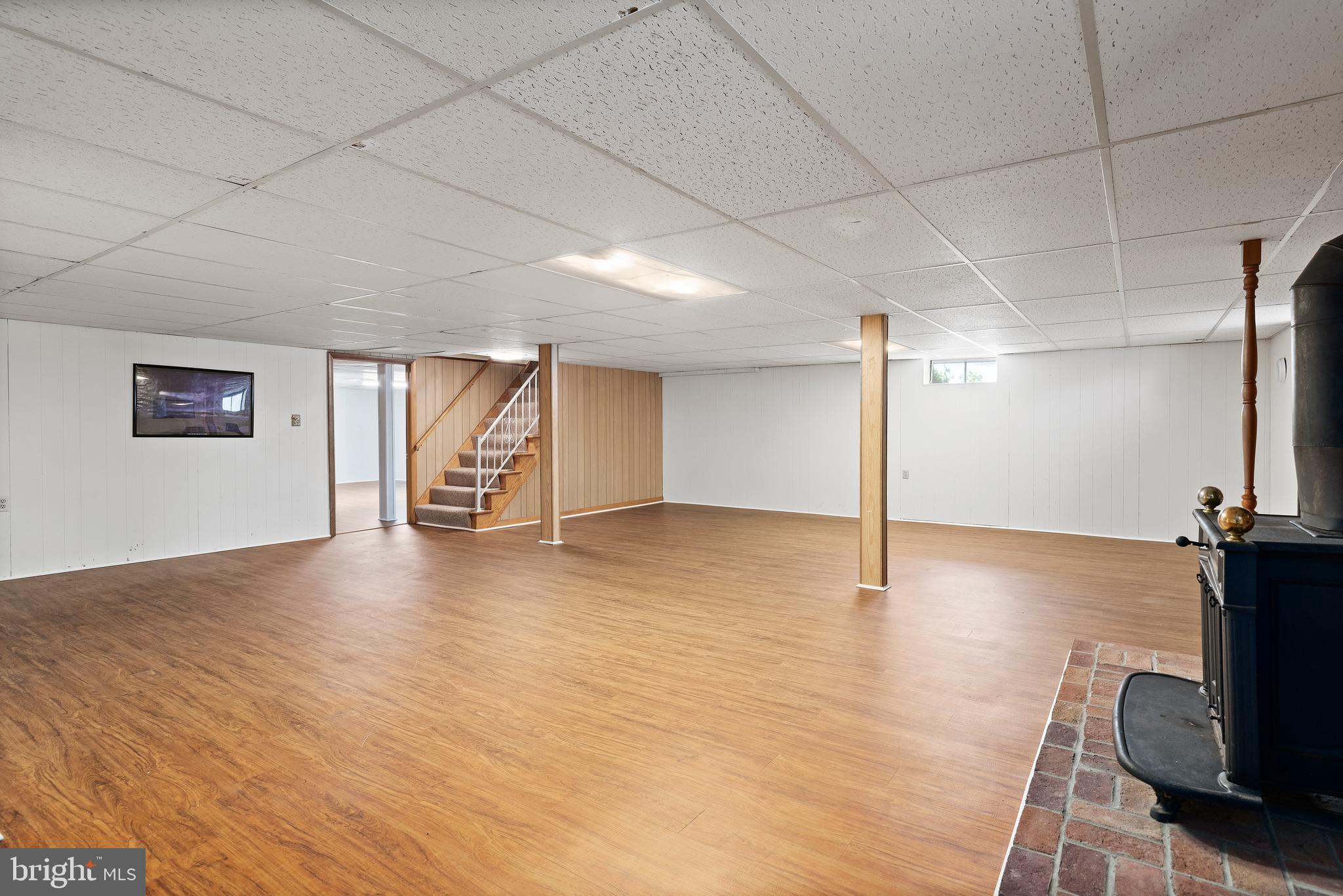 HALLWOOD HEIGHTS - Residential