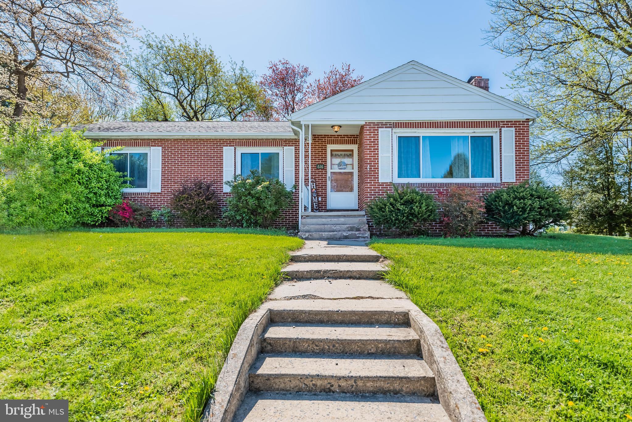 HALLWOOD HEIGHTS - Residential