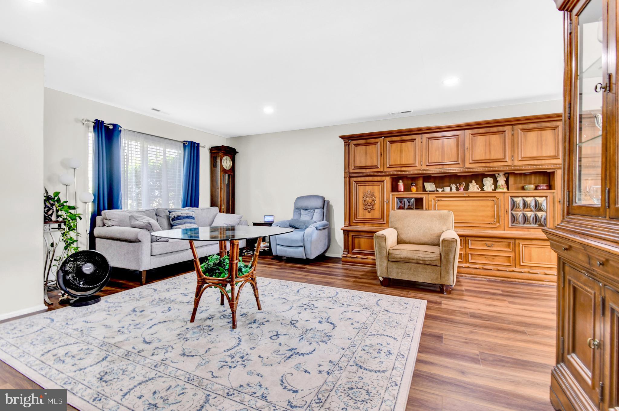 ROSSMOOR MUTUAL #13 - Residential