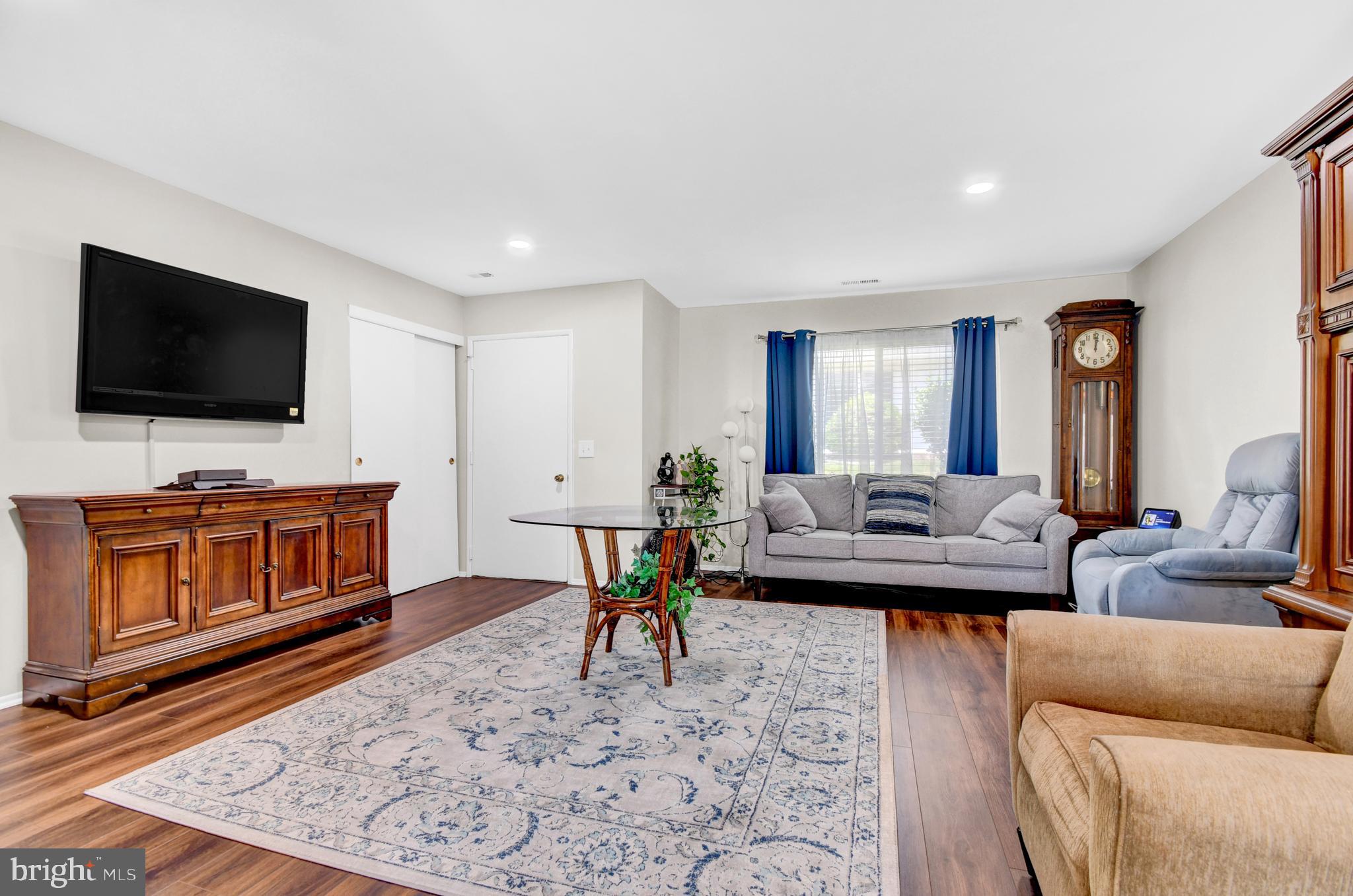 ROSSMOOR MUTUAL #13 - Residential