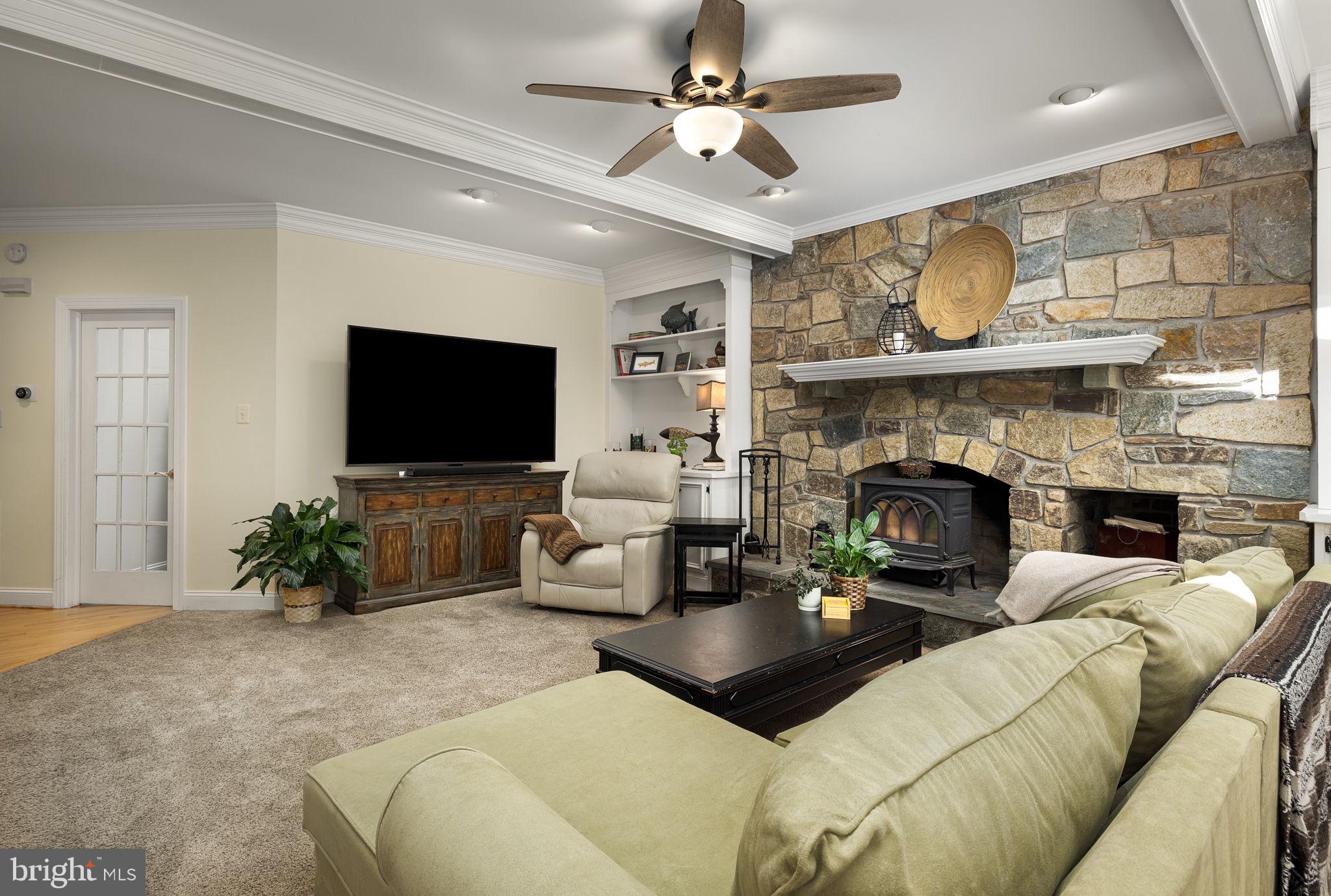 FARMINGTON ON THE GREEN - Residential