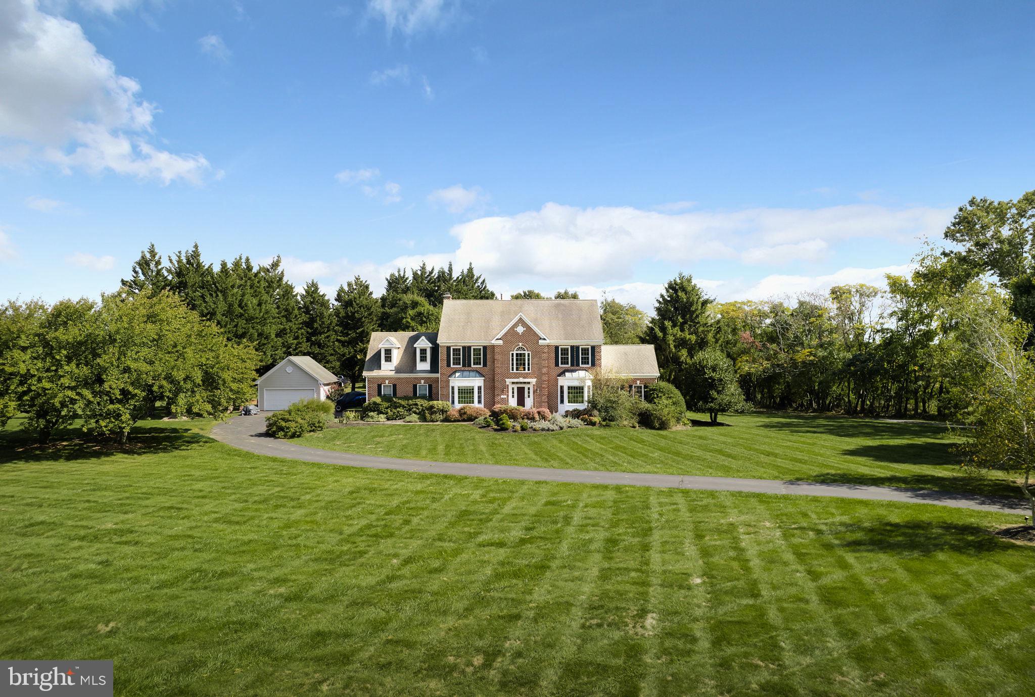 FARMINGTON ON THE GREEN - Residential