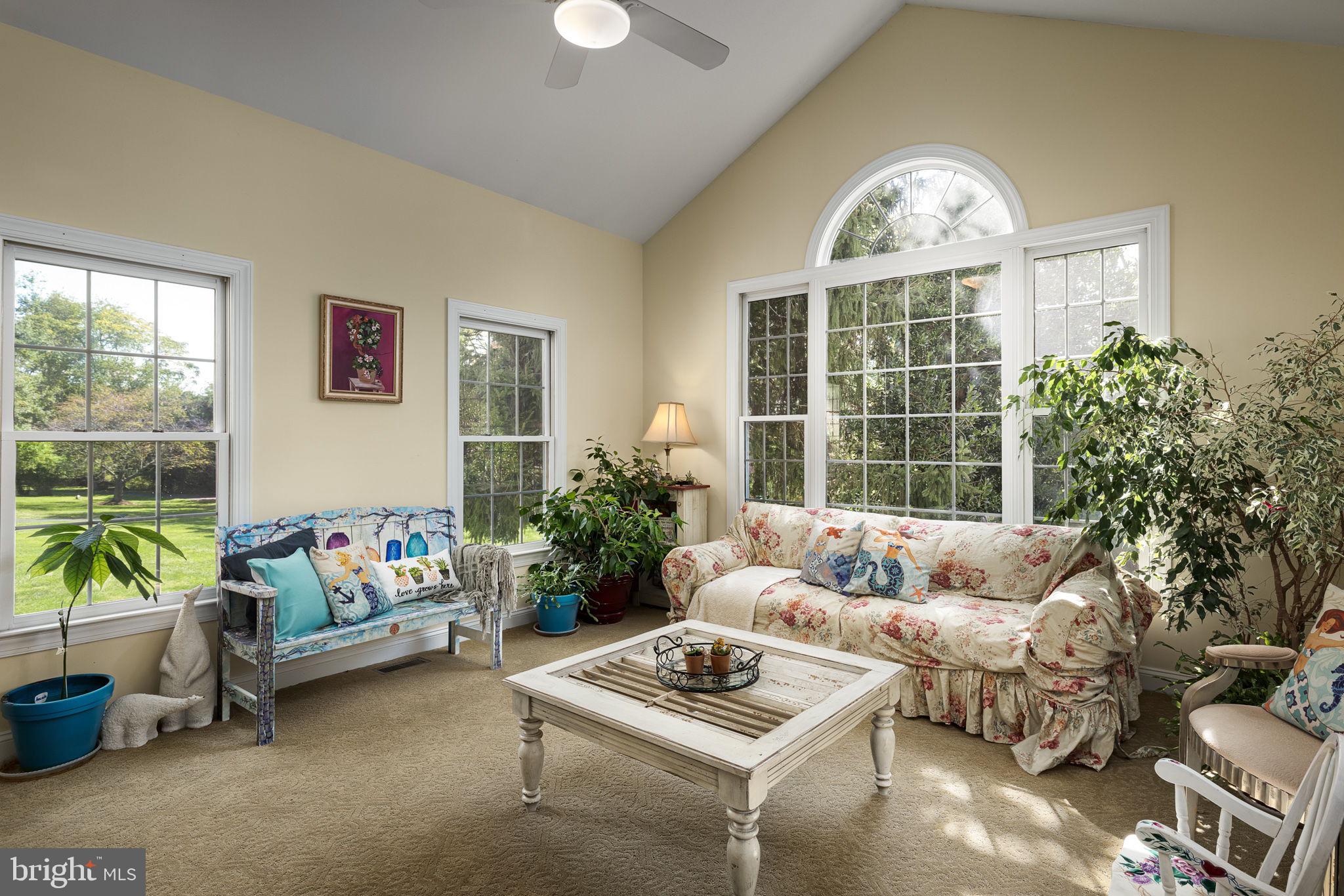 FARMINGTON ON THE GREEN - Residential