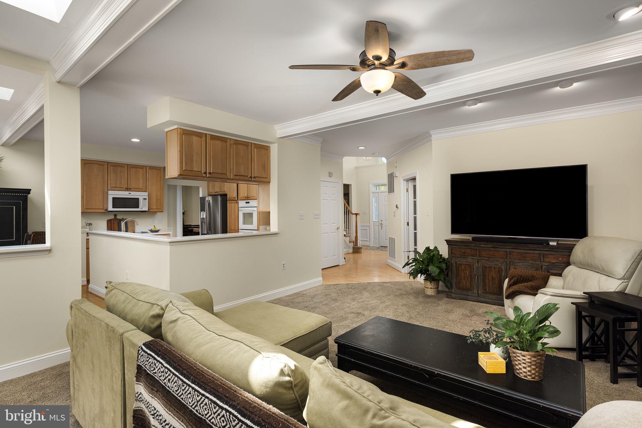 FARMINGTON ON THE GREEN - Residential