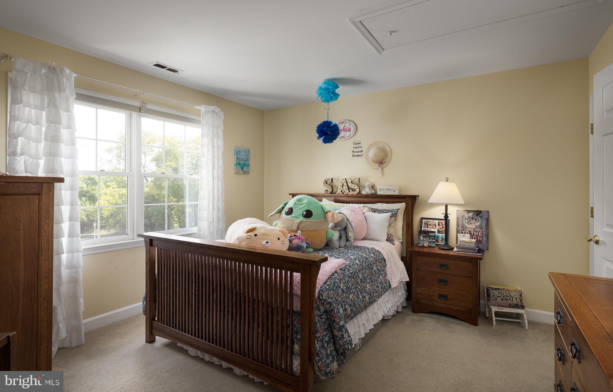 FARMINGTON ON THE GREEN - Residential