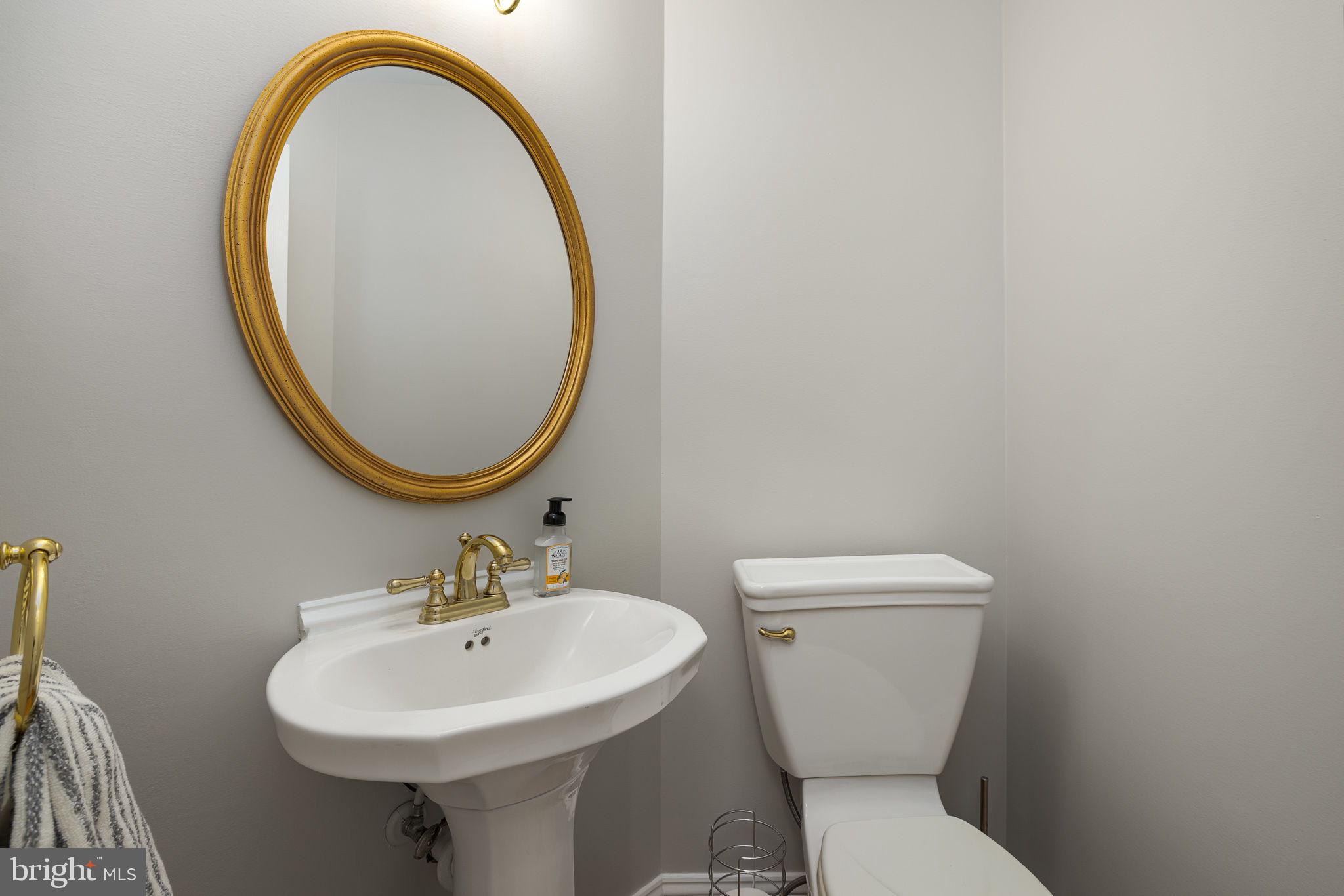 FARMINGTON ON THE GREEN - Residential