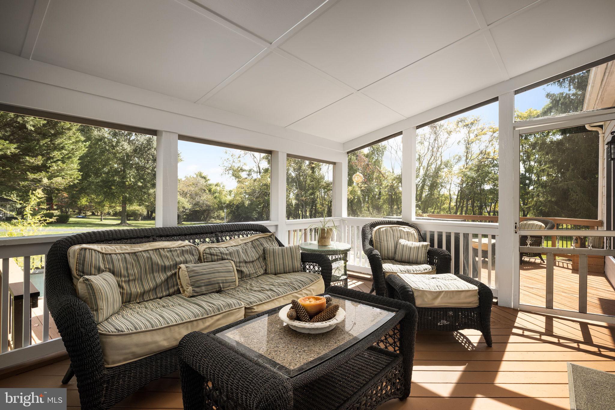 FARMINGTON ON THE GREEN - Residential