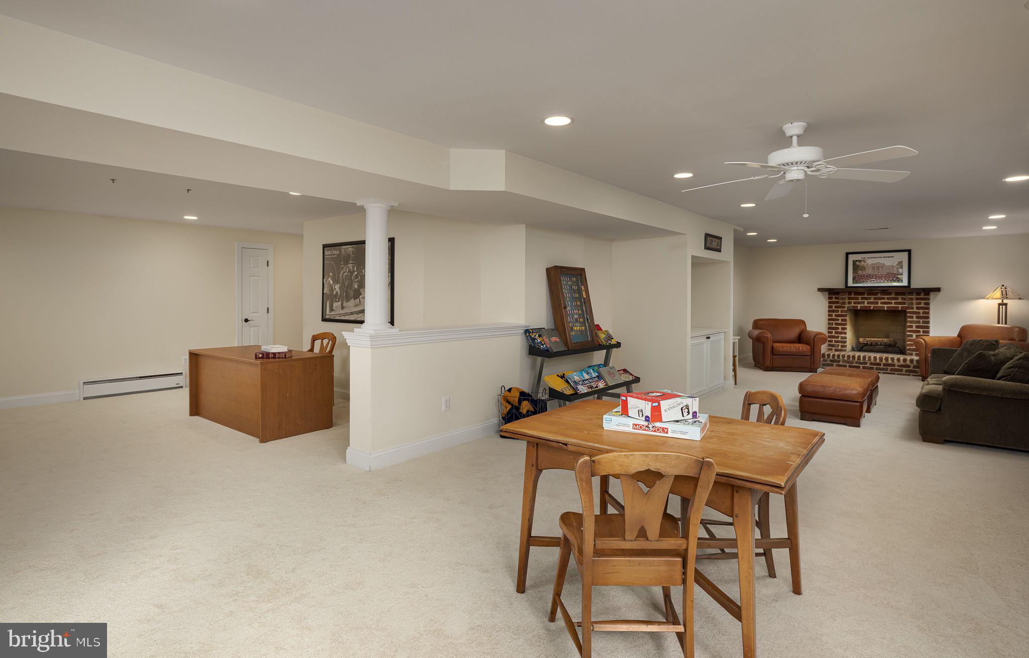 FARMINGTON ON THE GREEN - Residential