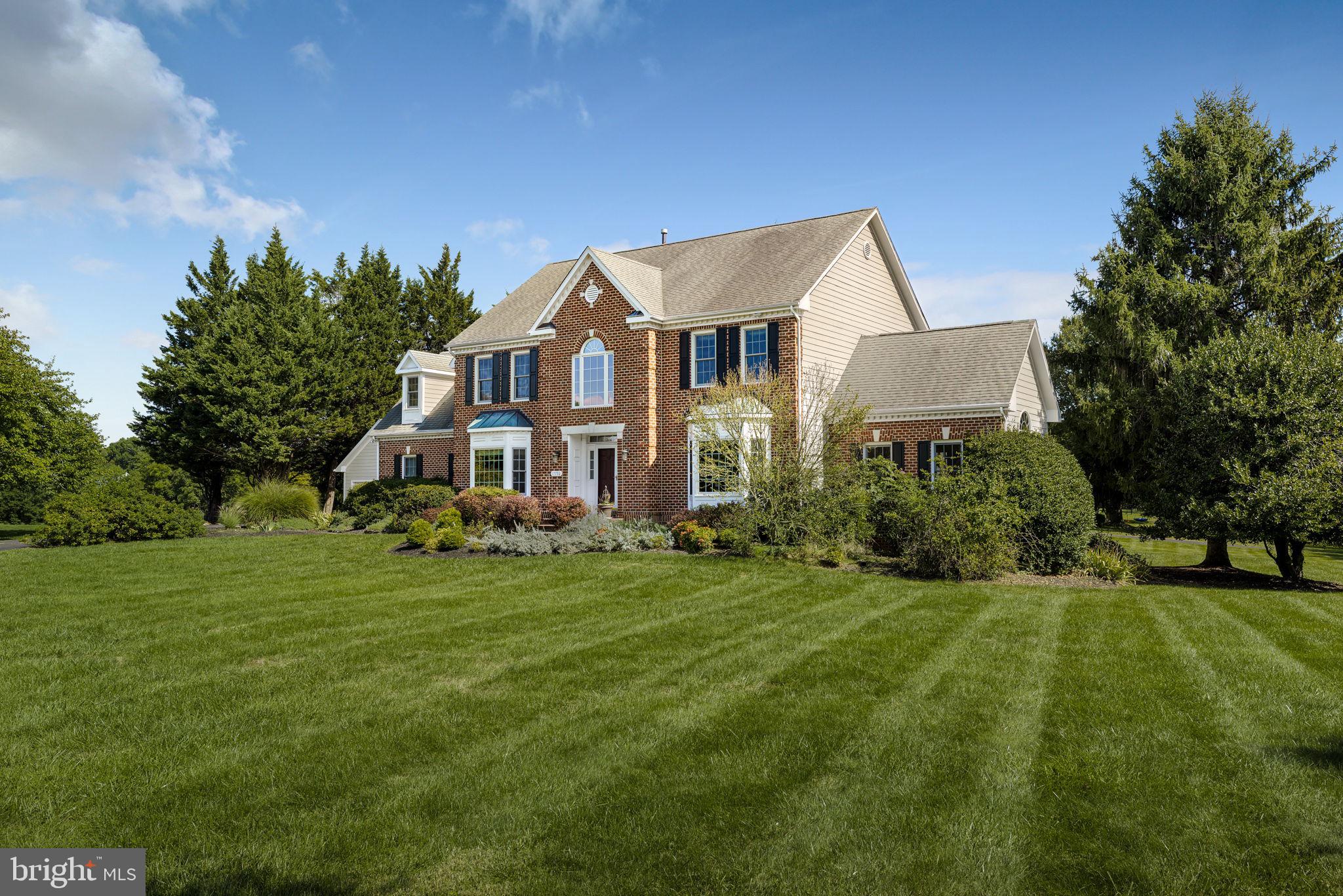 FARMINGTON ON THE GREEN - Residential